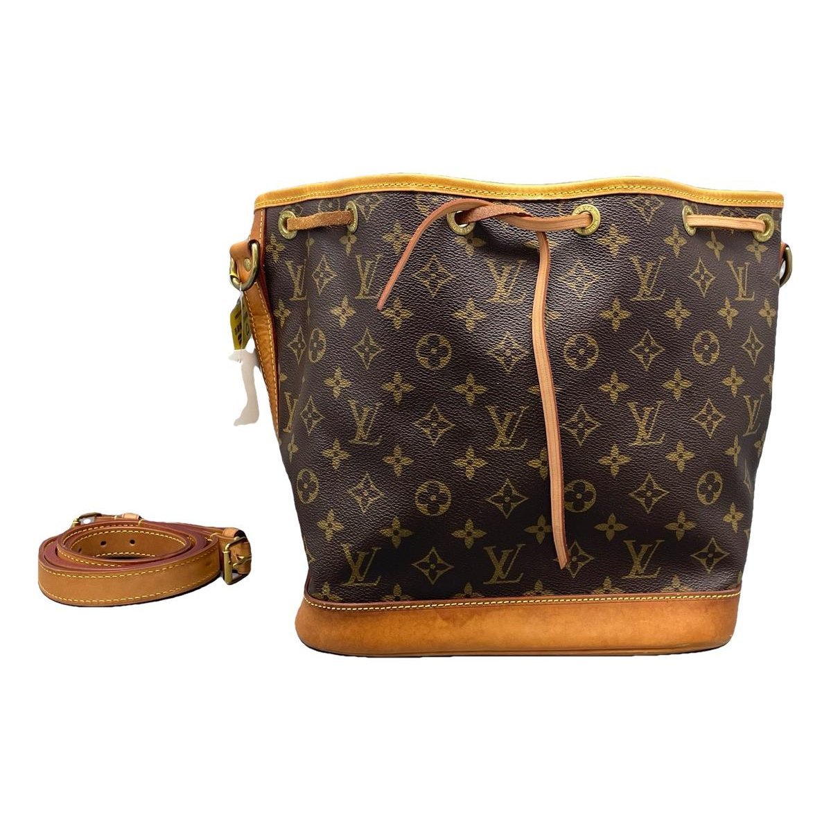 Nano Noé leather handbag
