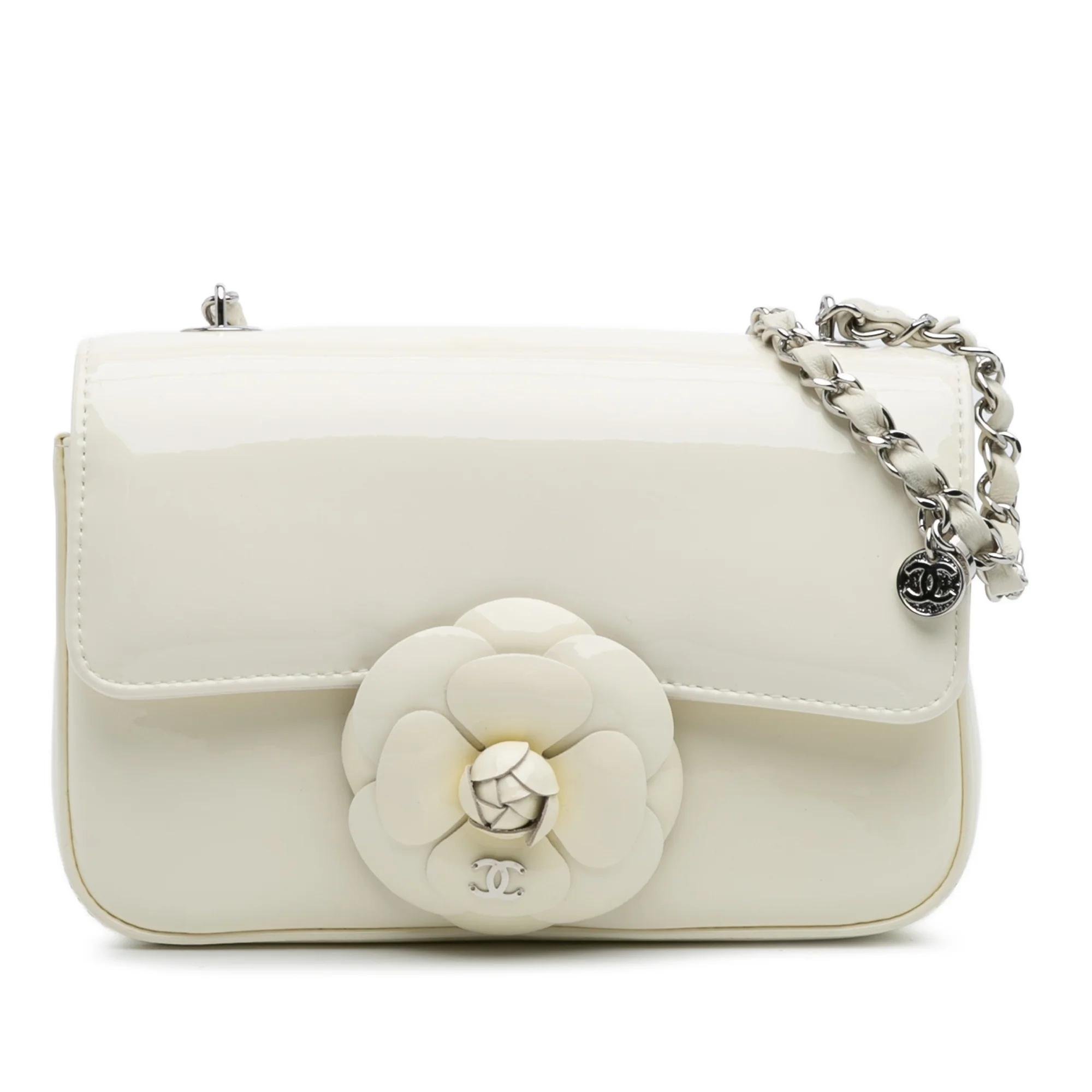 Timeless/Classique patent leather handbag