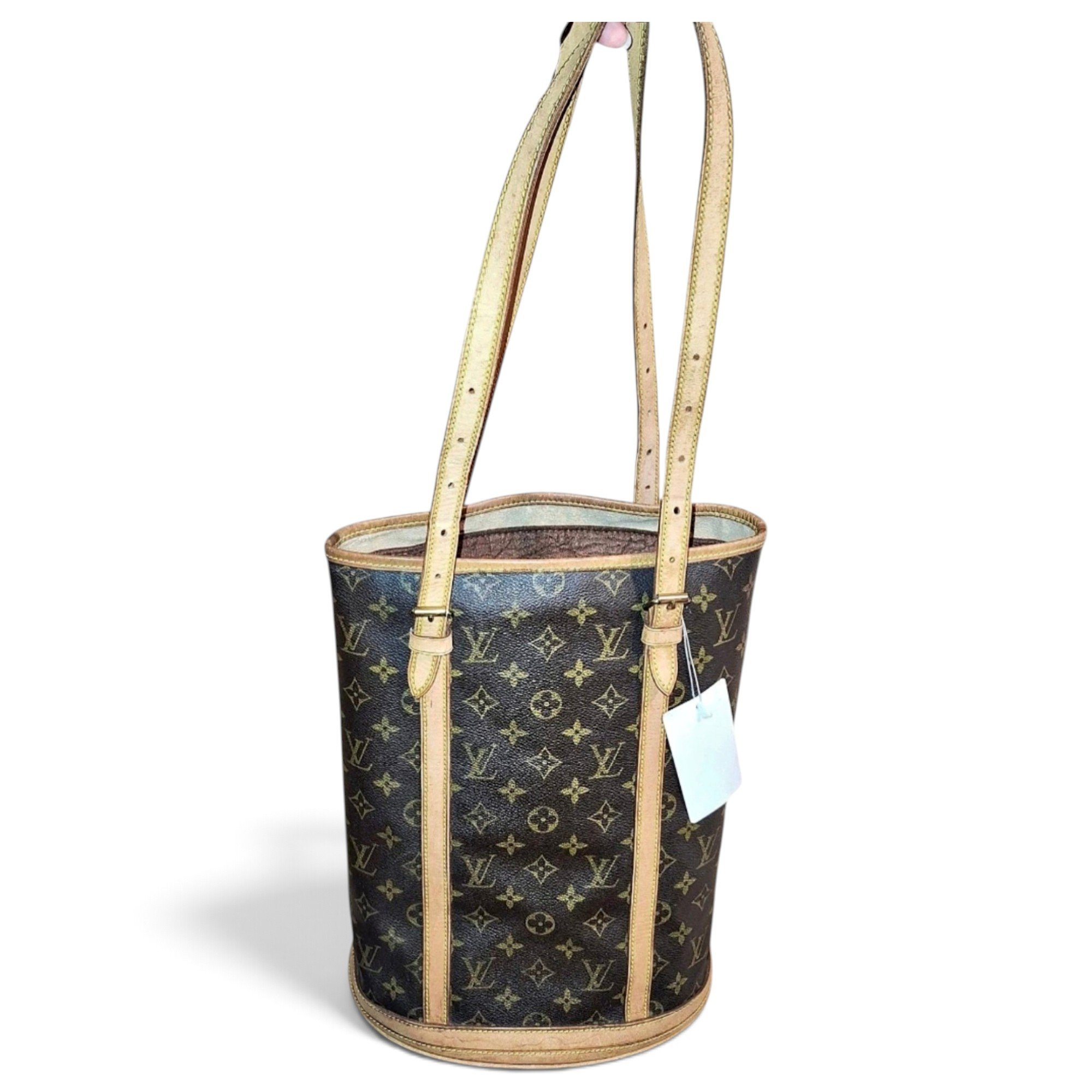 Bucket leather handbag