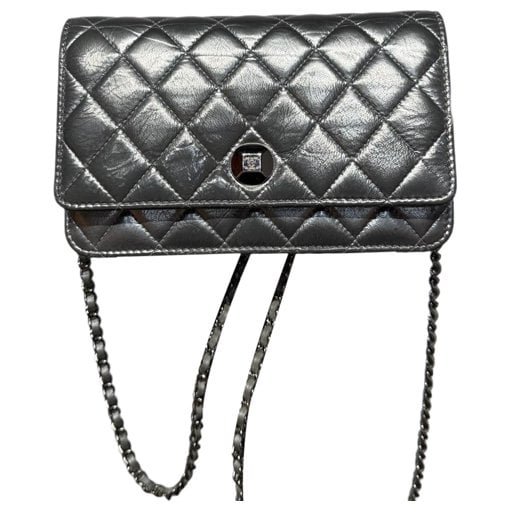 Wallet On Chain Timeless/Classique leather crossbody bag