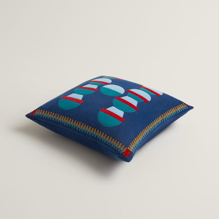 Marine En Equilibre Pillow