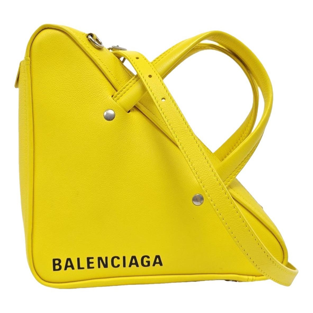 Triangle leather handbag