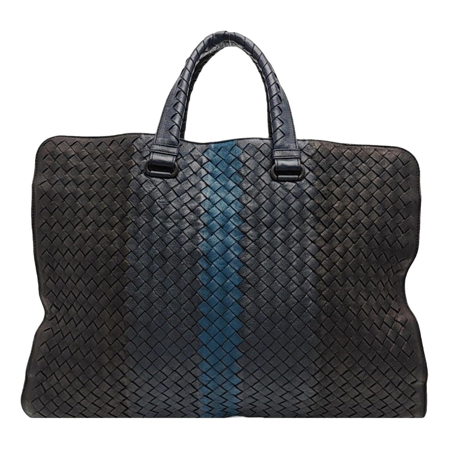 Veneta leather handbag