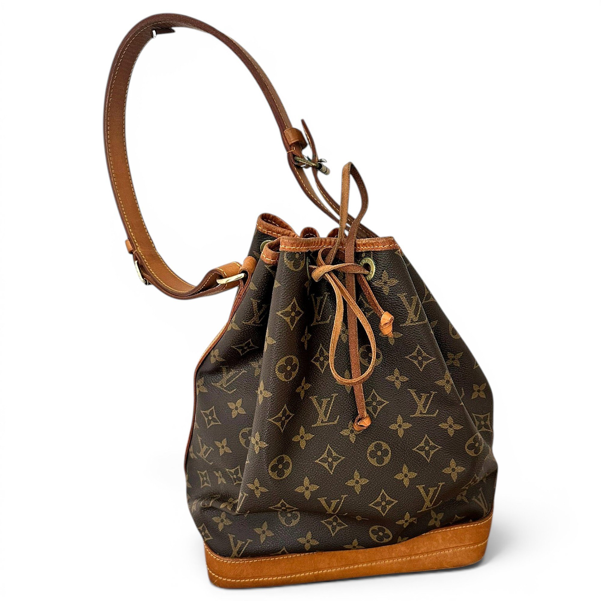 Noé leather handbag