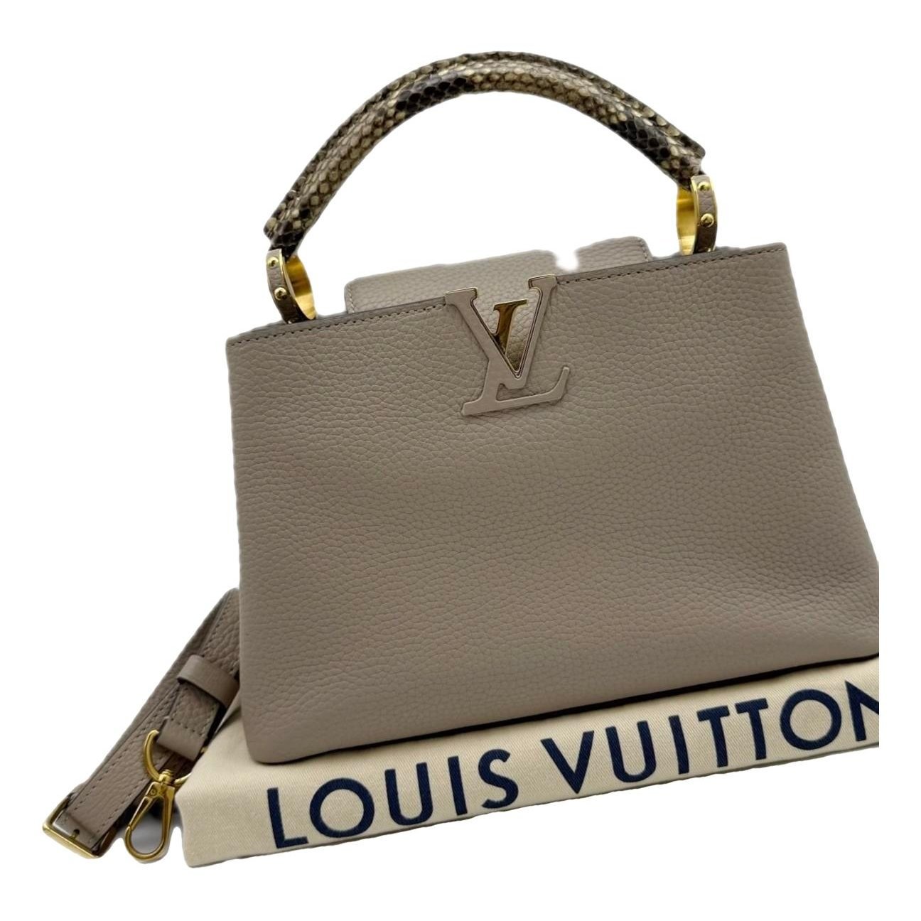 Capucines leather handbag