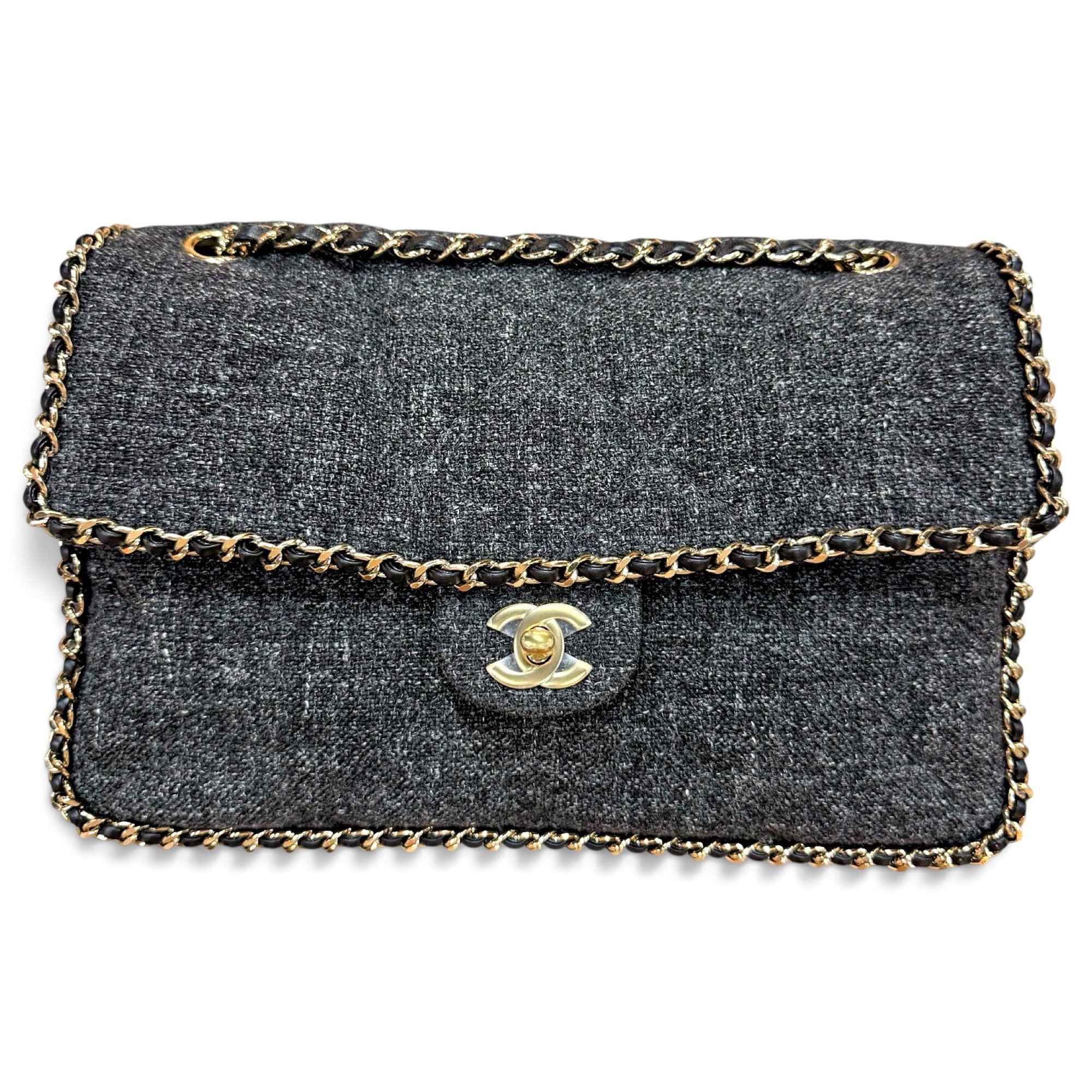 Chanel 19 tweed handbag