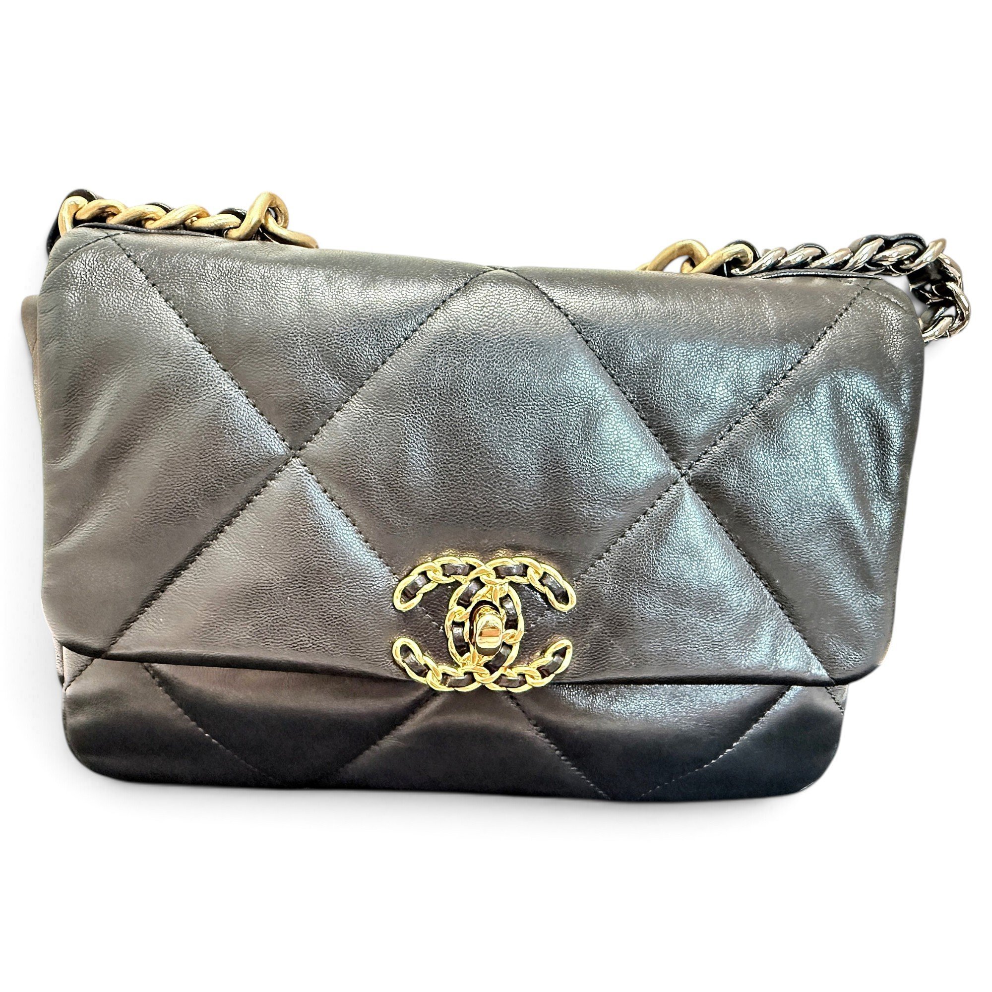Chanel 19 leather handbag