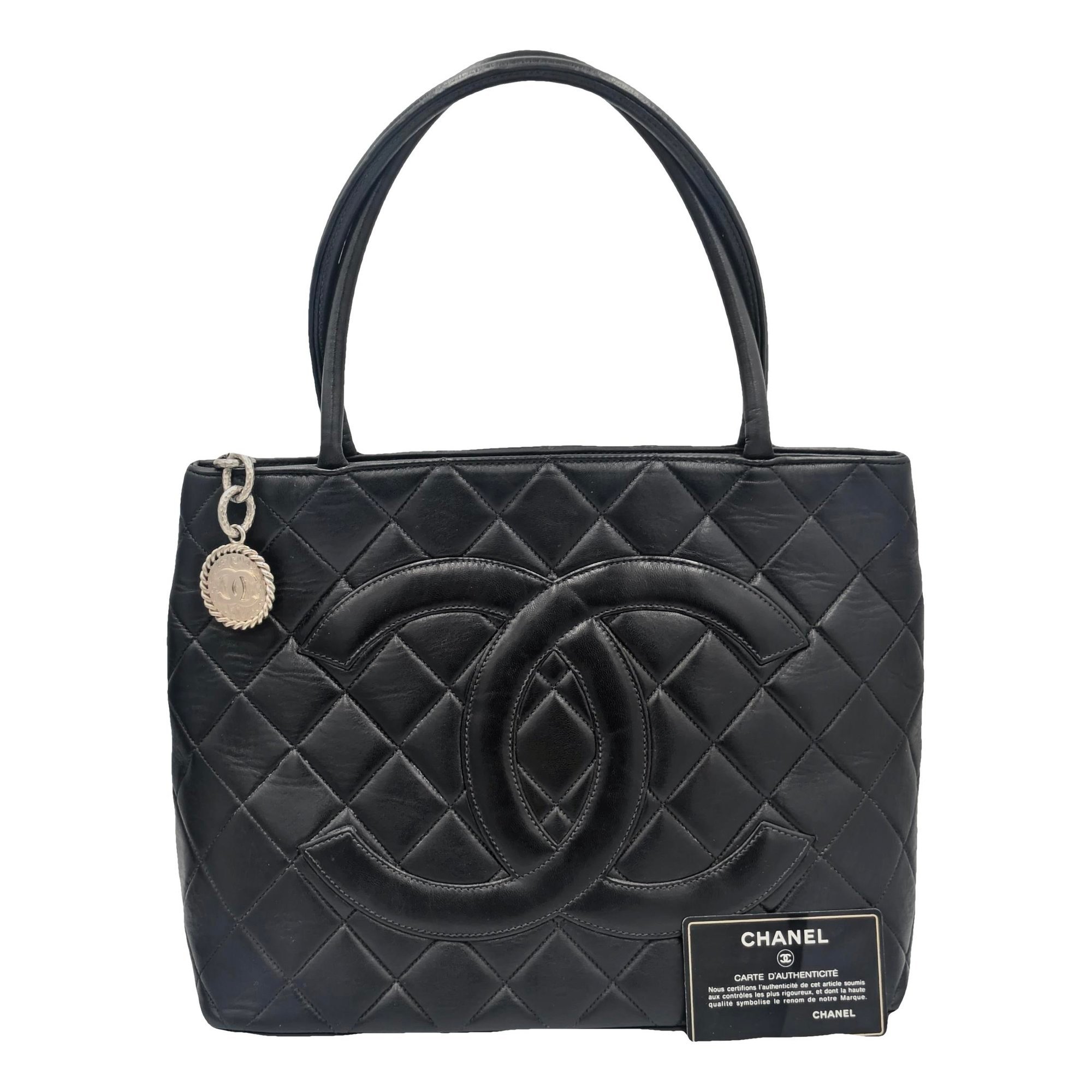 Médaillon leather tote
