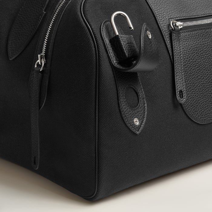 Noir Long Courrier Bag
