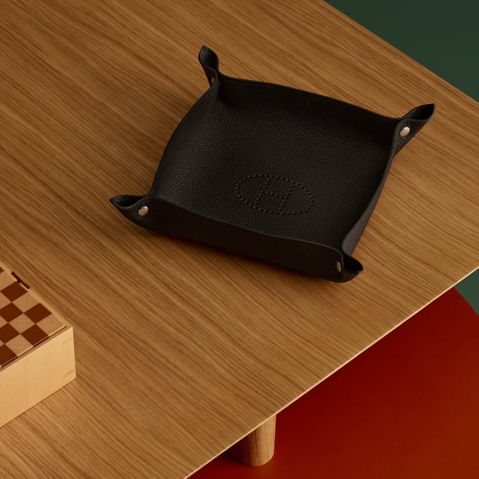 Noir Mises Et Relances H Evelyne Change Tray
