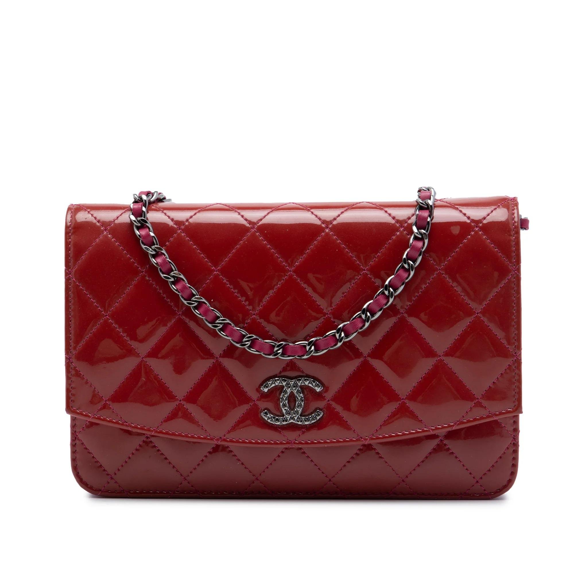 Wallet On Chain leather crossbody bag