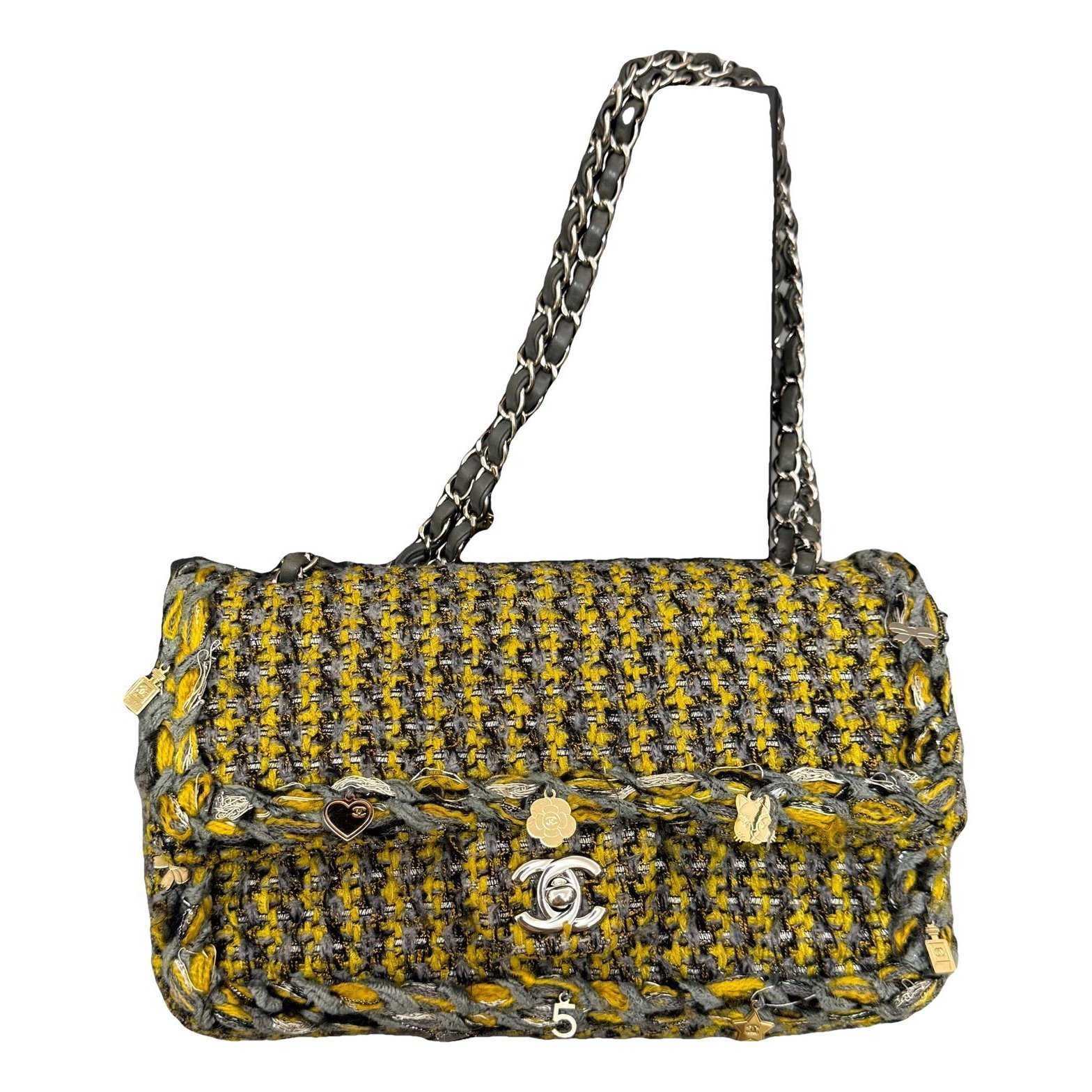 Timeless/Classique tweed crossbody bag