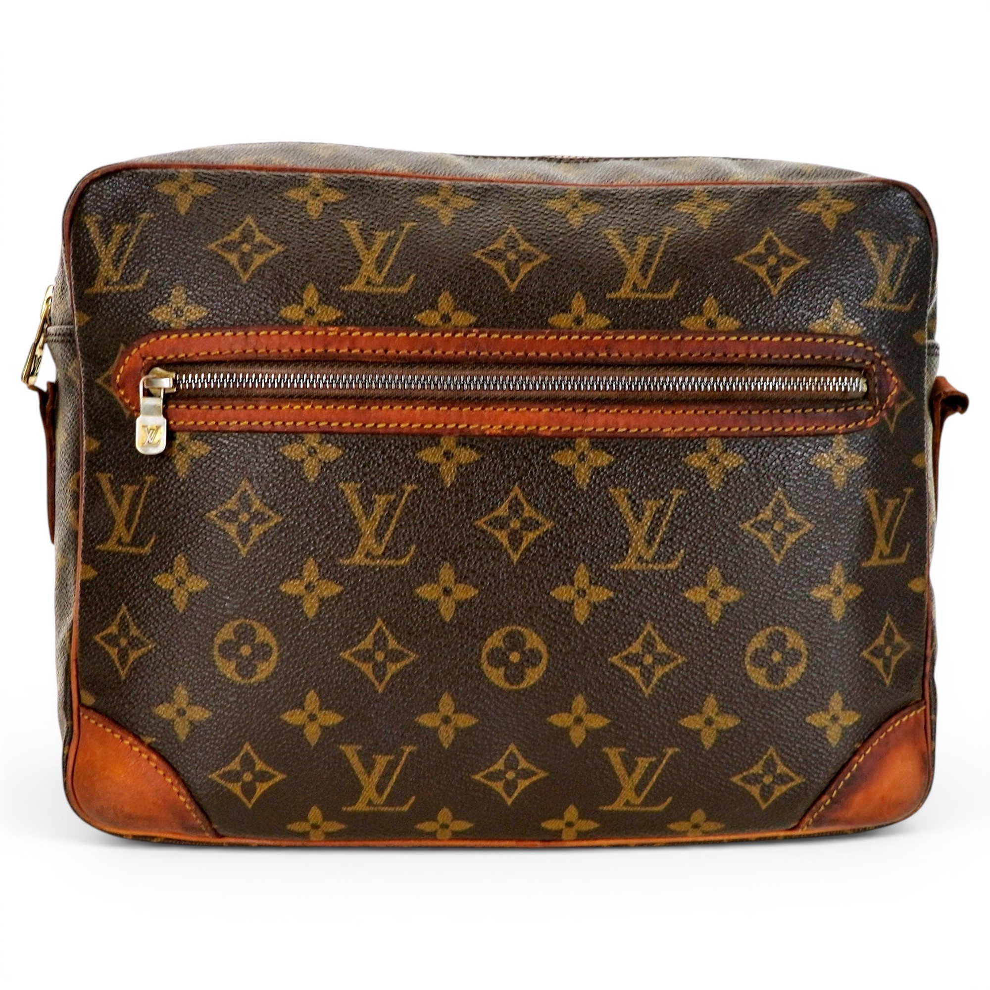 Leather clutch bag