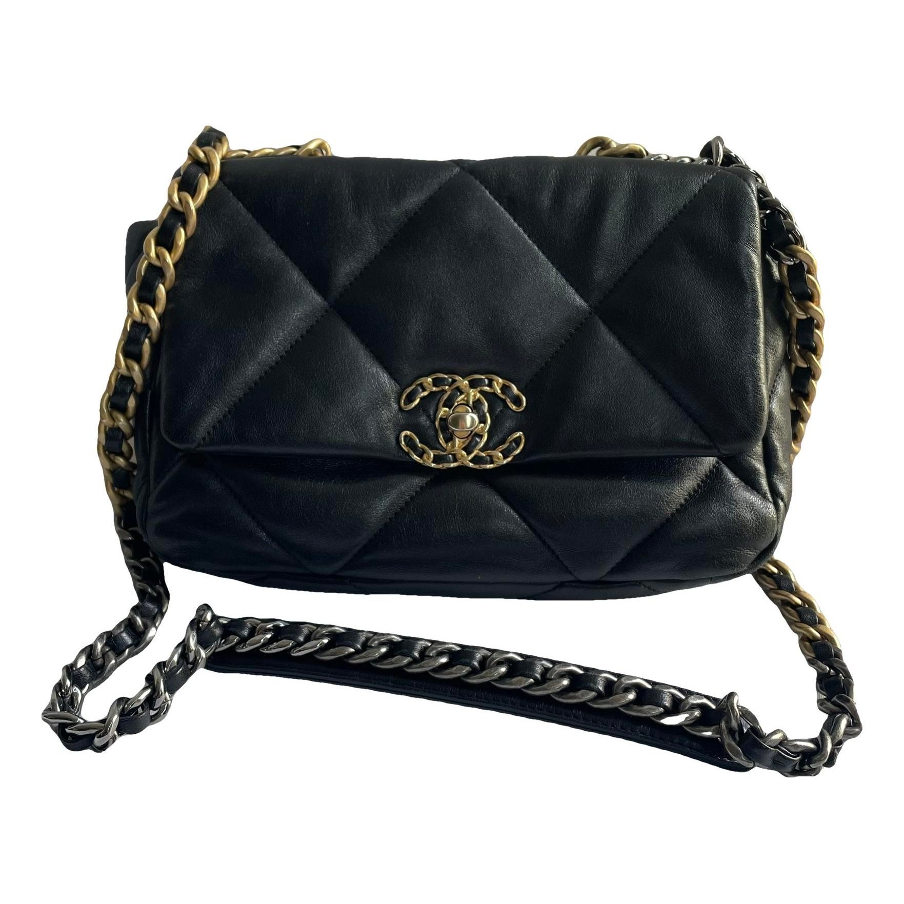 Chanel 19 leather handbag