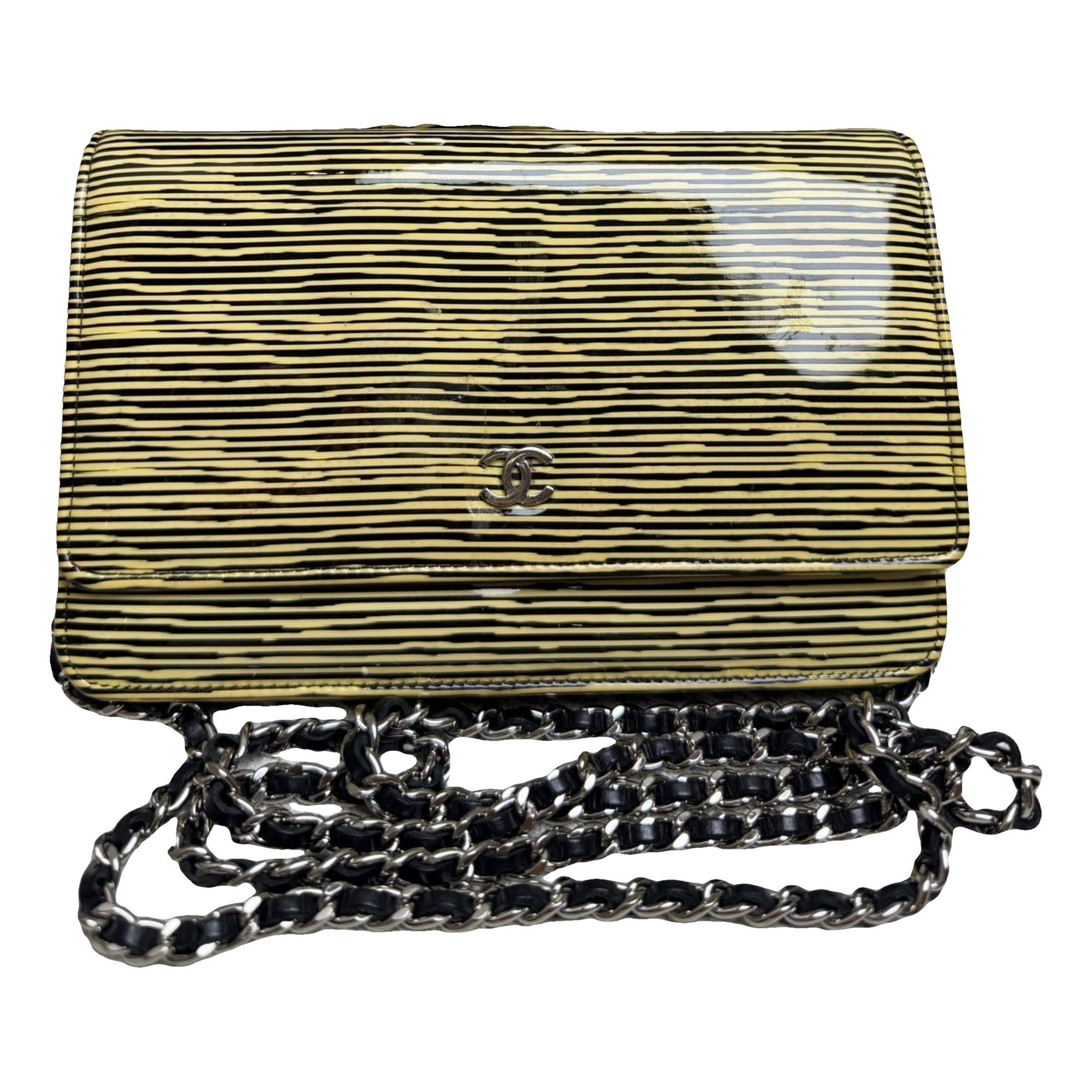 Wallet On Chain Timeless/Classique patent leather crossbody bag