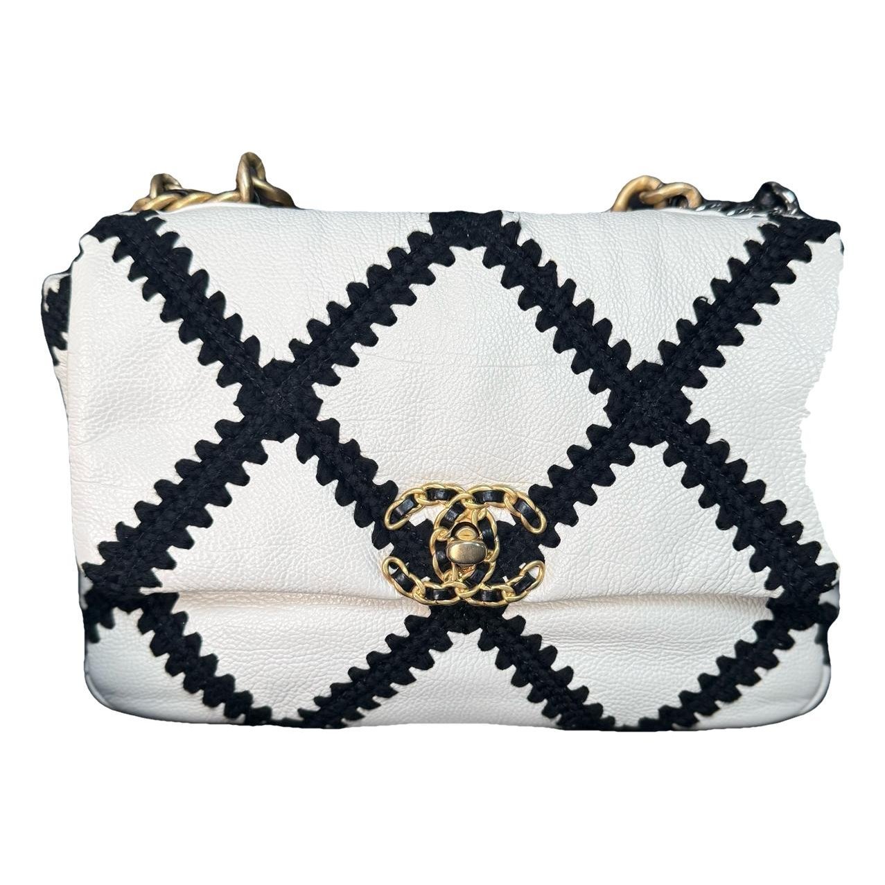 Chanel 19 leather handbag