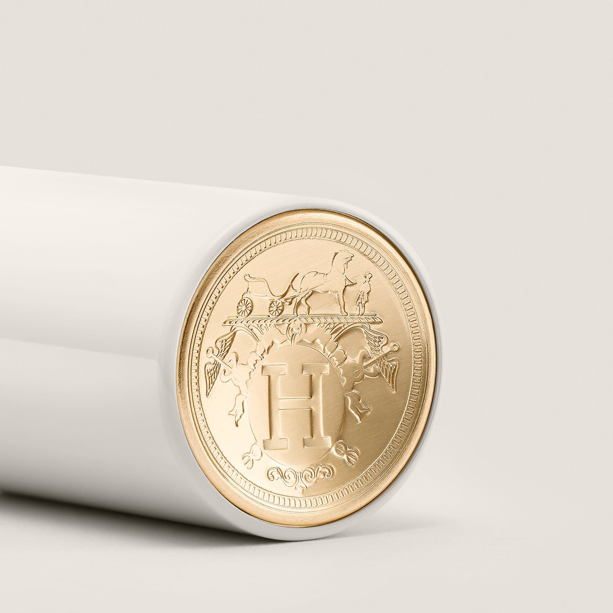 85 – rouge H Satin Lipstick, Rouge H