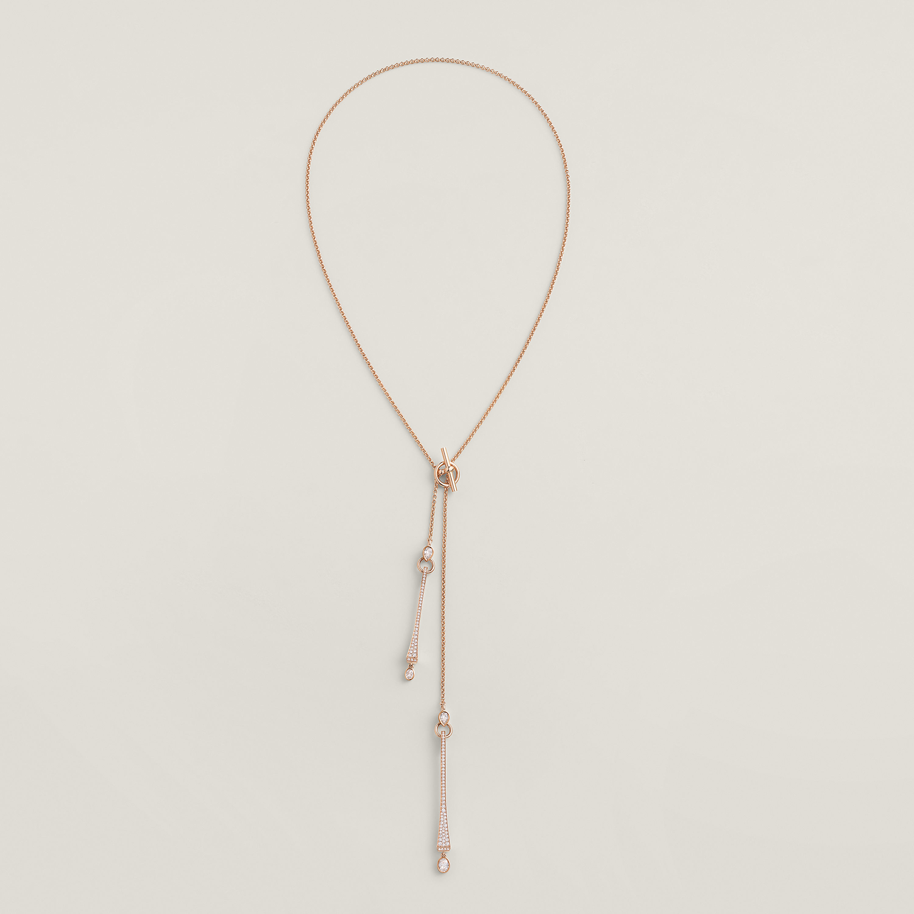 Clou de forge long pendant