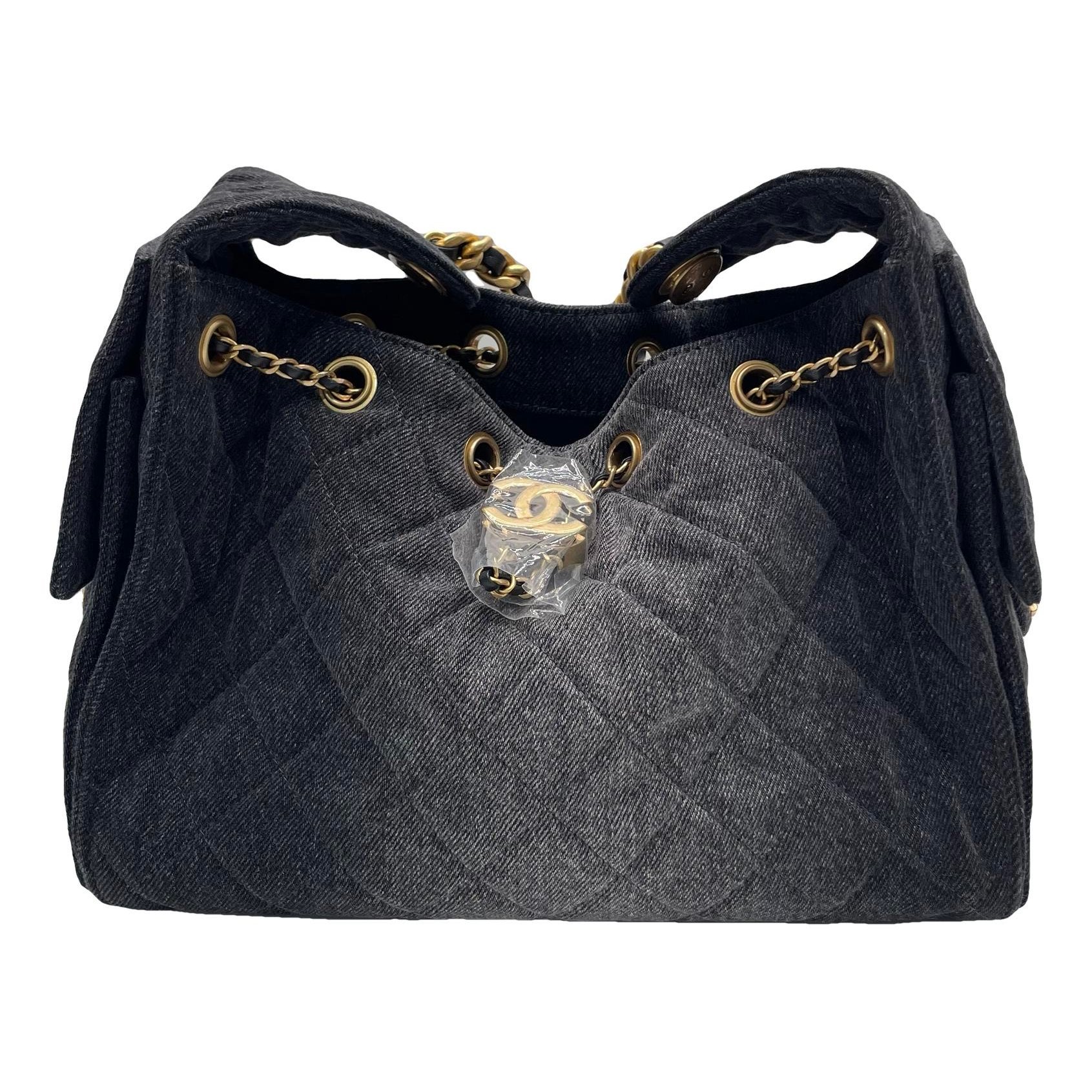 Chanel 25 handbag