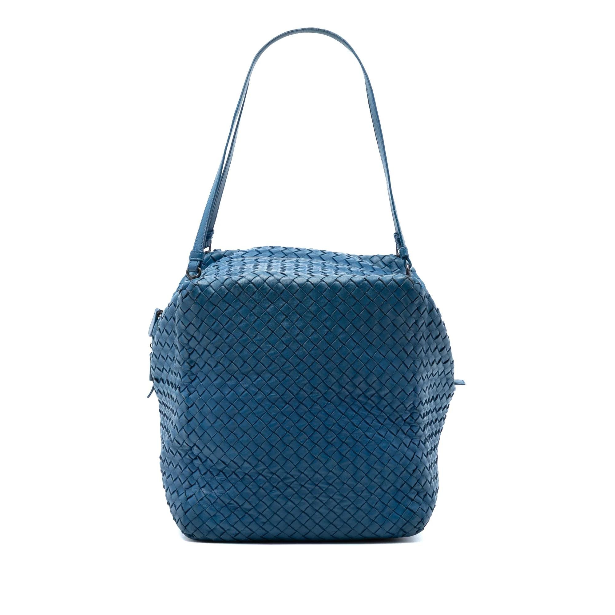 Veneta leather handbag