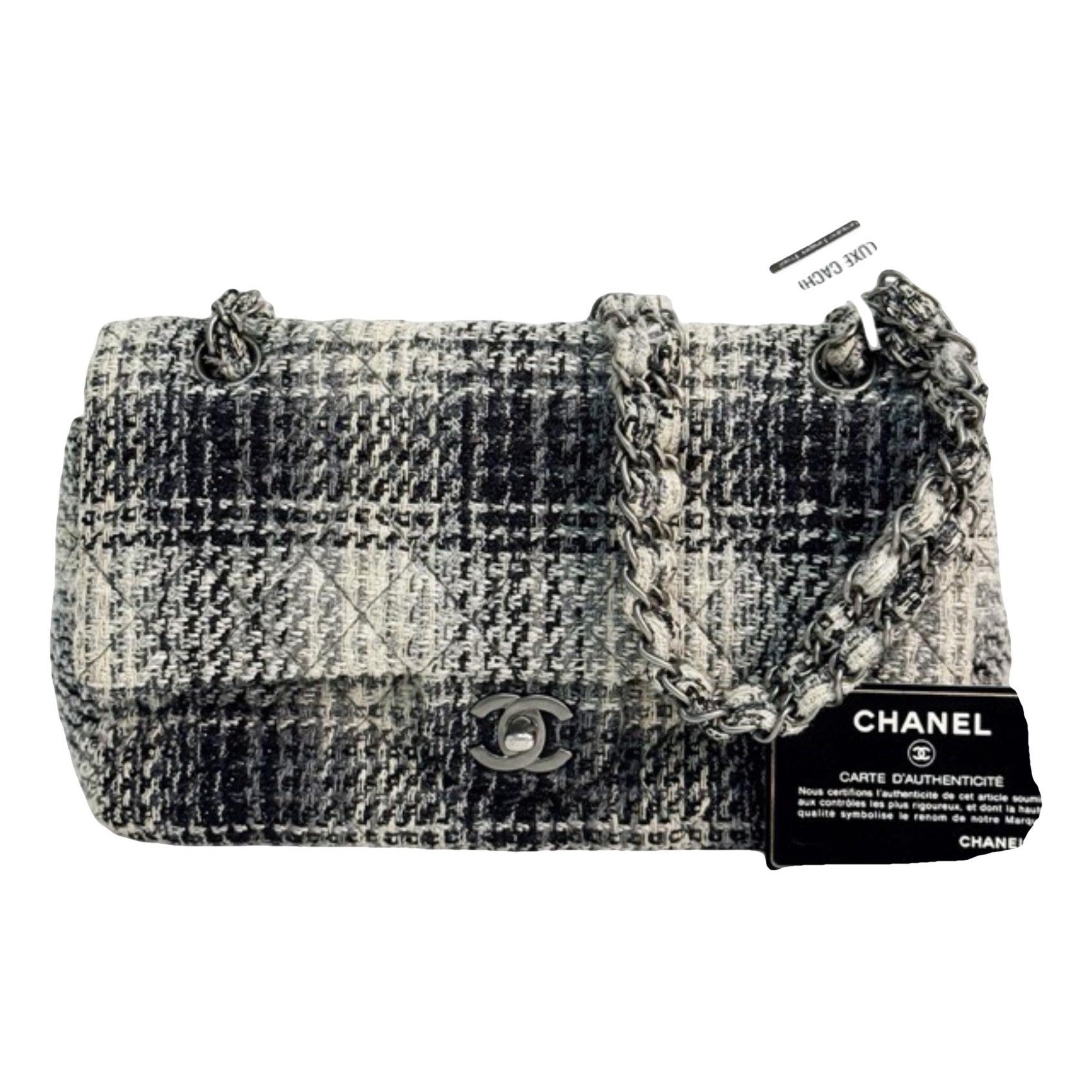 Timeless/Classique tweed crossbody bag