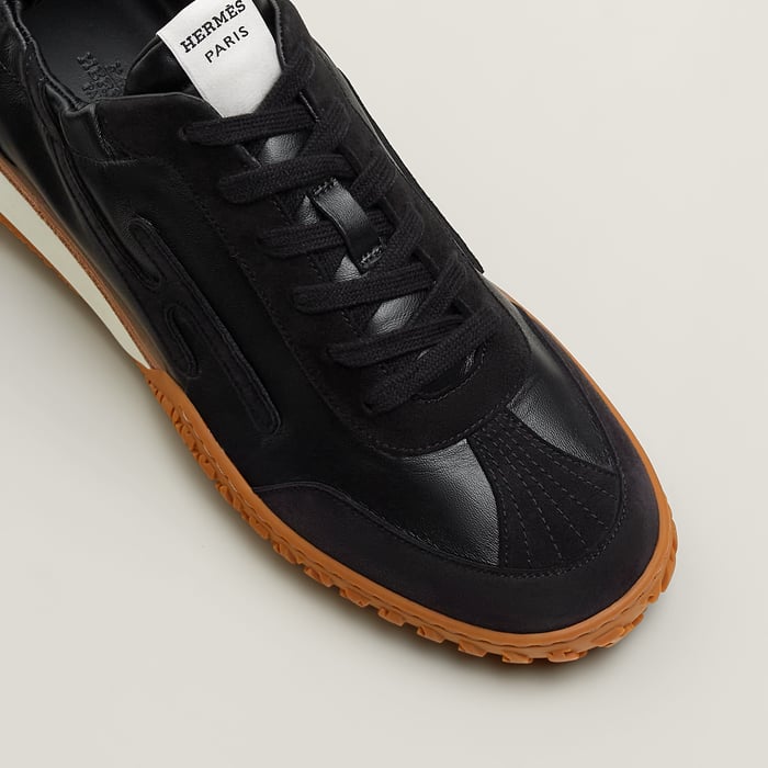 Noir Jet Sneaker