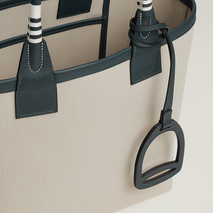 Steeple 25 Bag