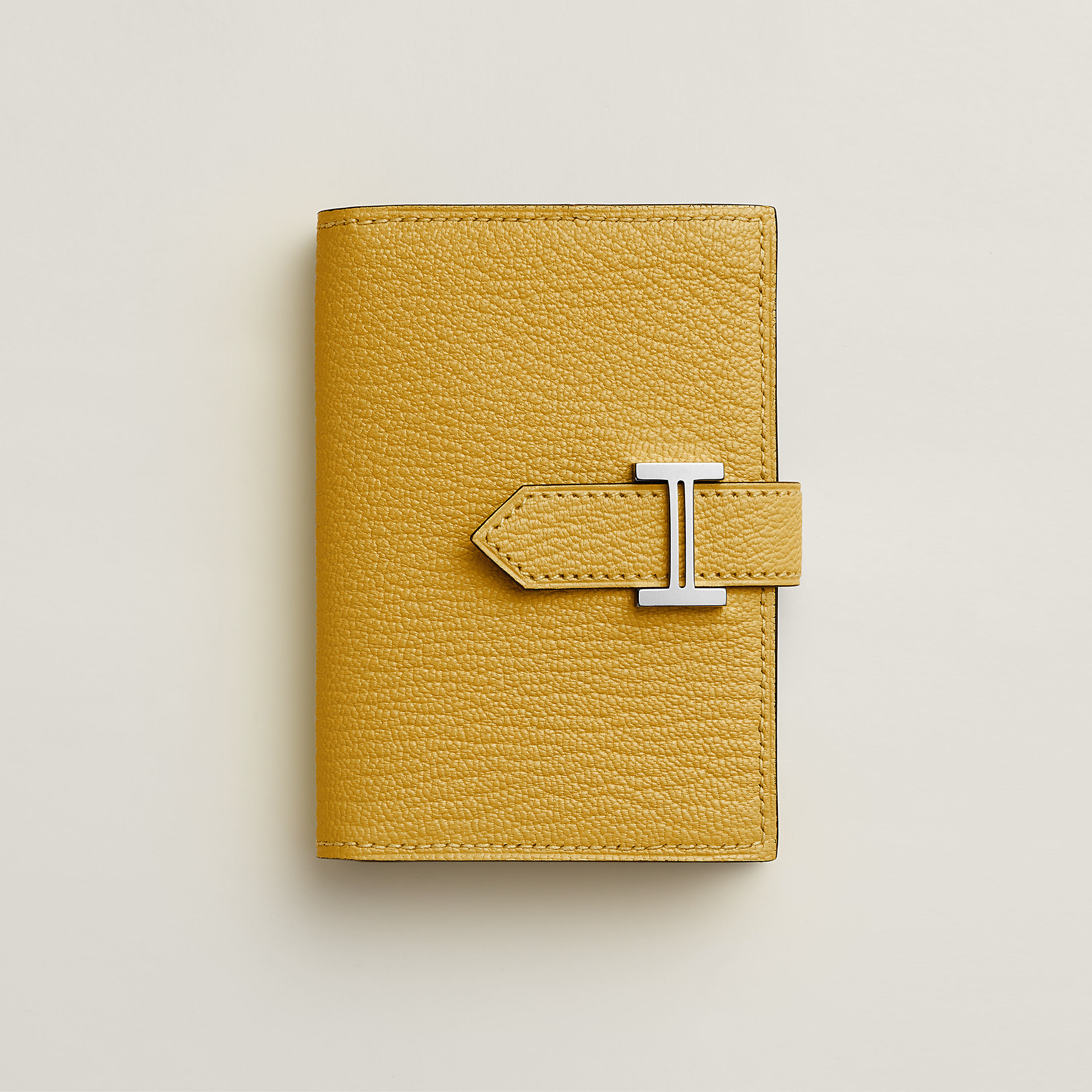 Bearn card holder