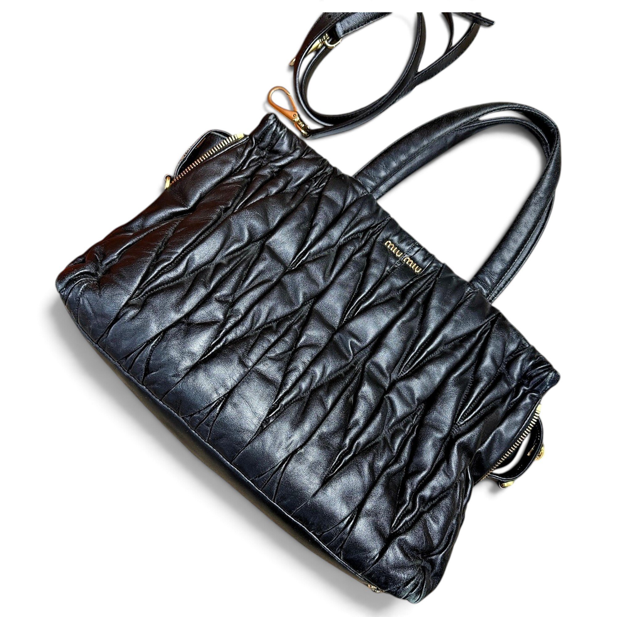 Matelassé leather handbag