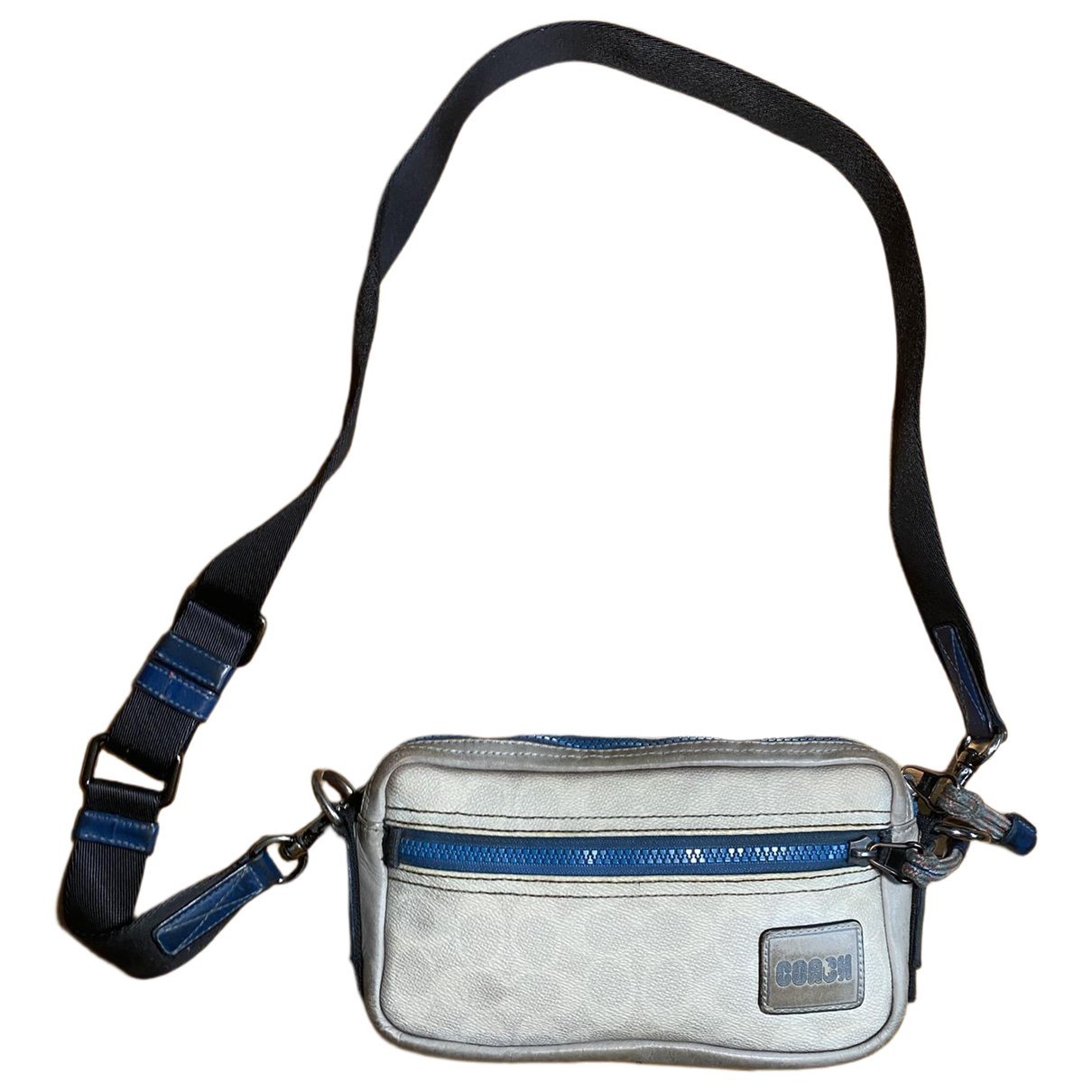 Leather travel bag