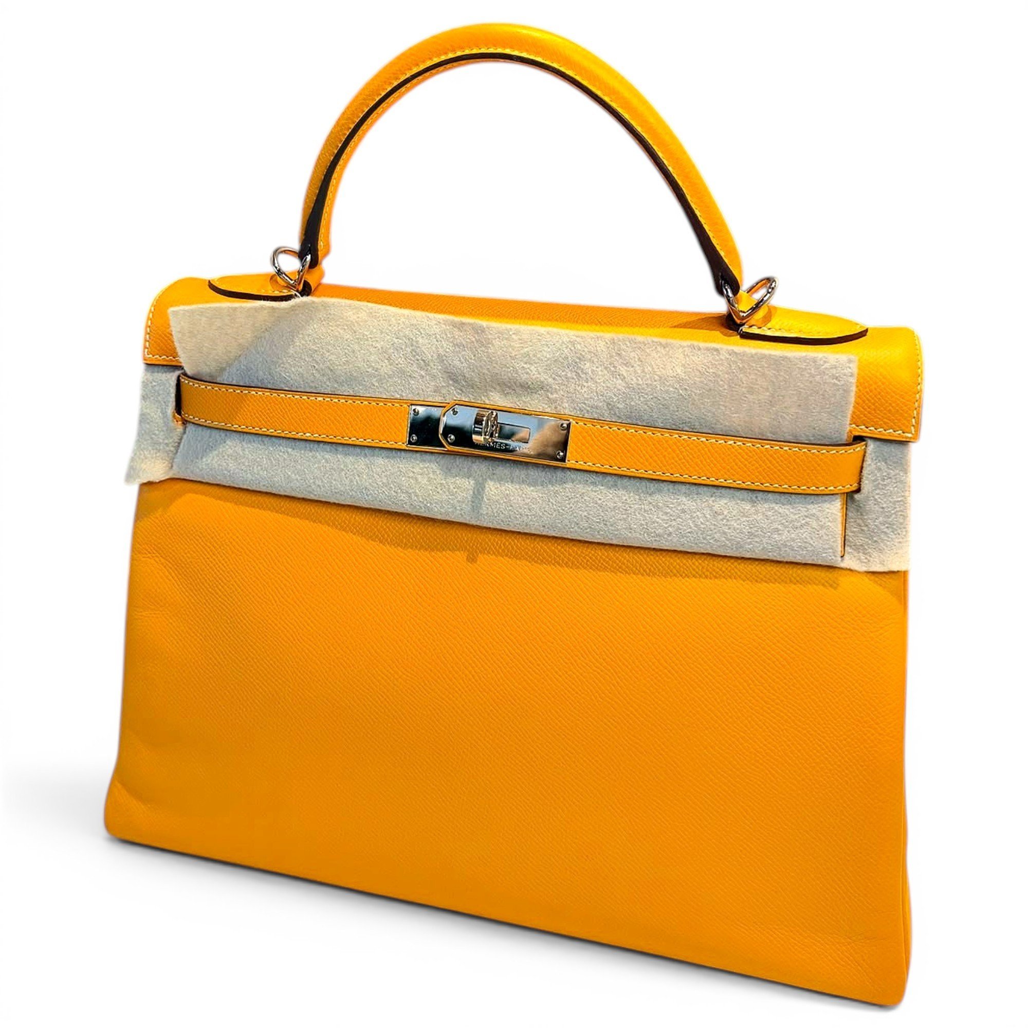 Kelly 32 leather handbag