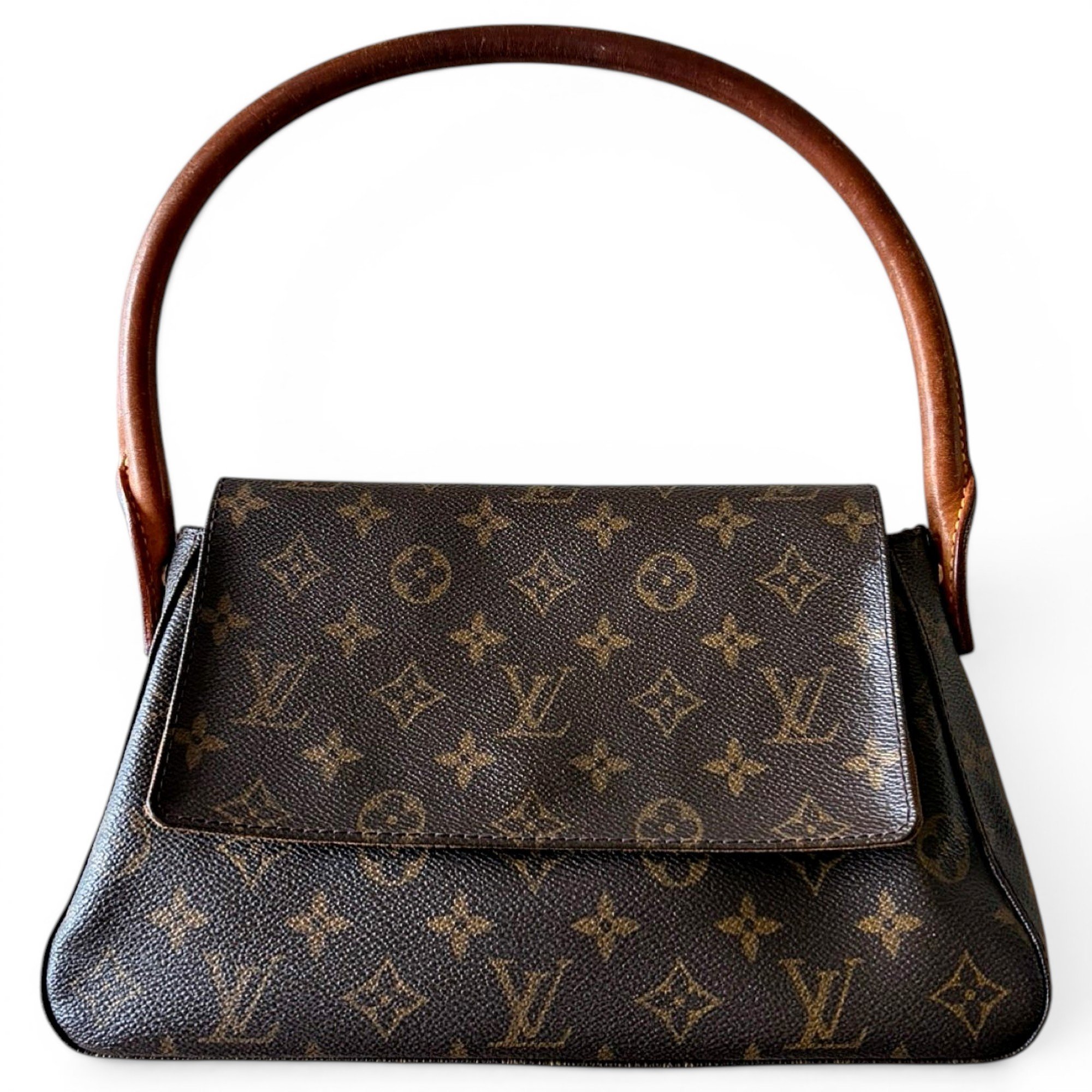Looping leather handbag