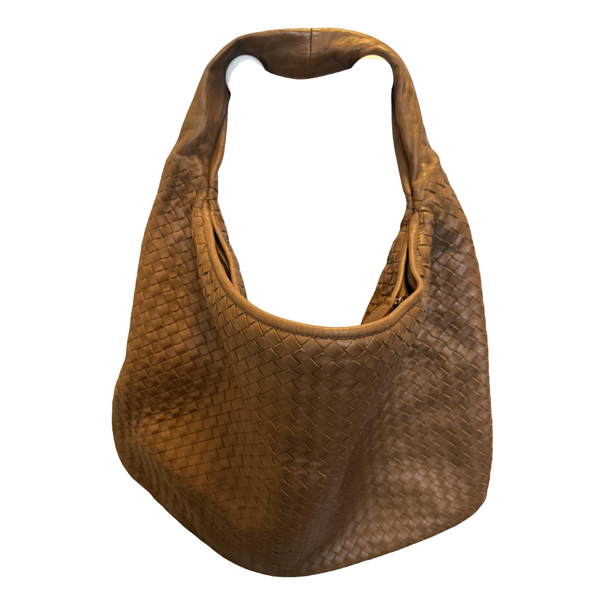 Veneta leather handbag
