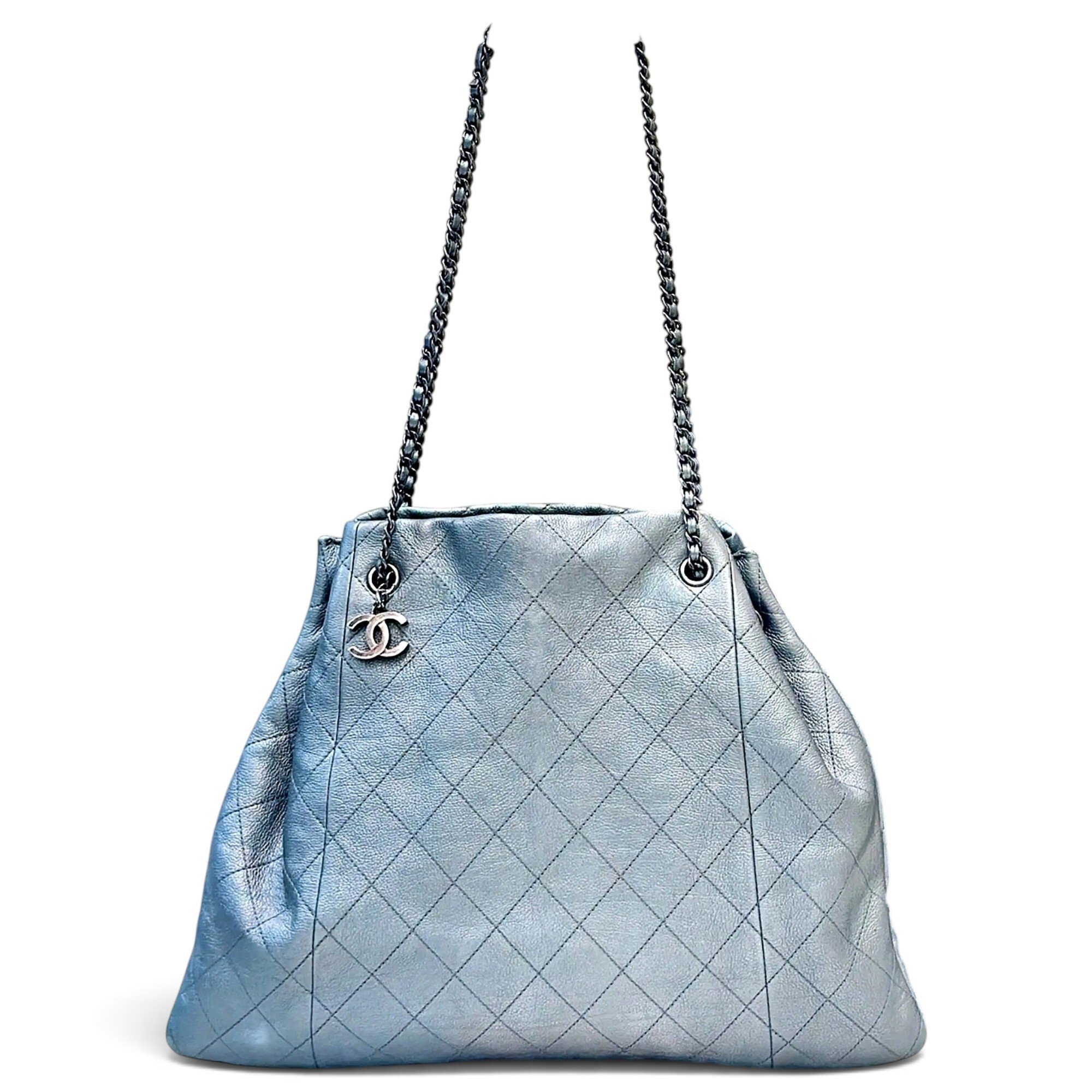 Classic CC Shopping leather handbag