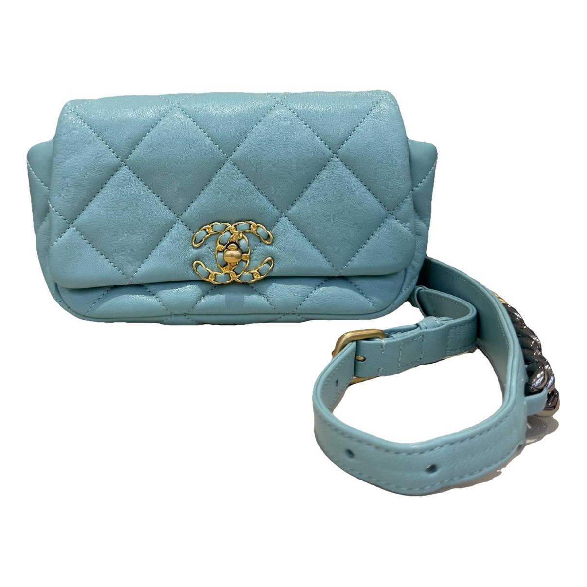 Wallet On Chain Chanel 19 leather handbag