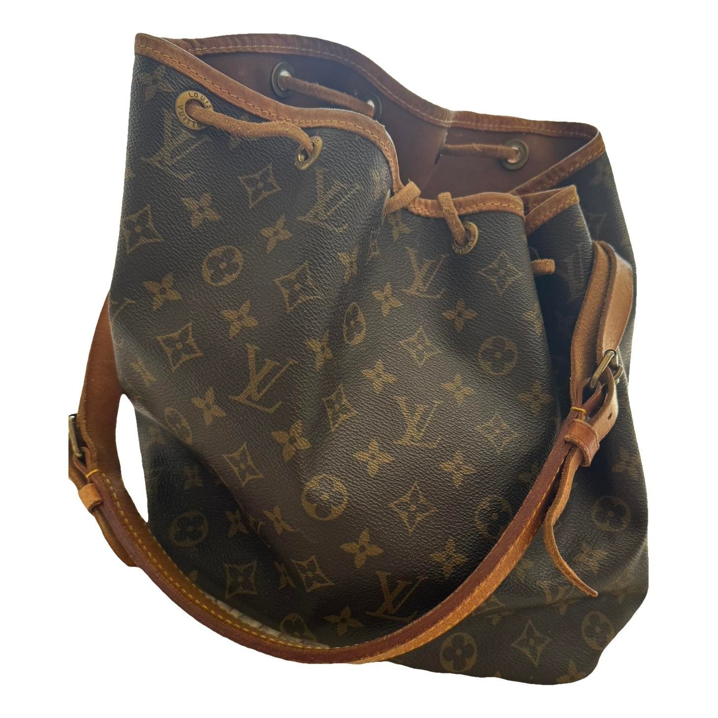 Noé leather handbag