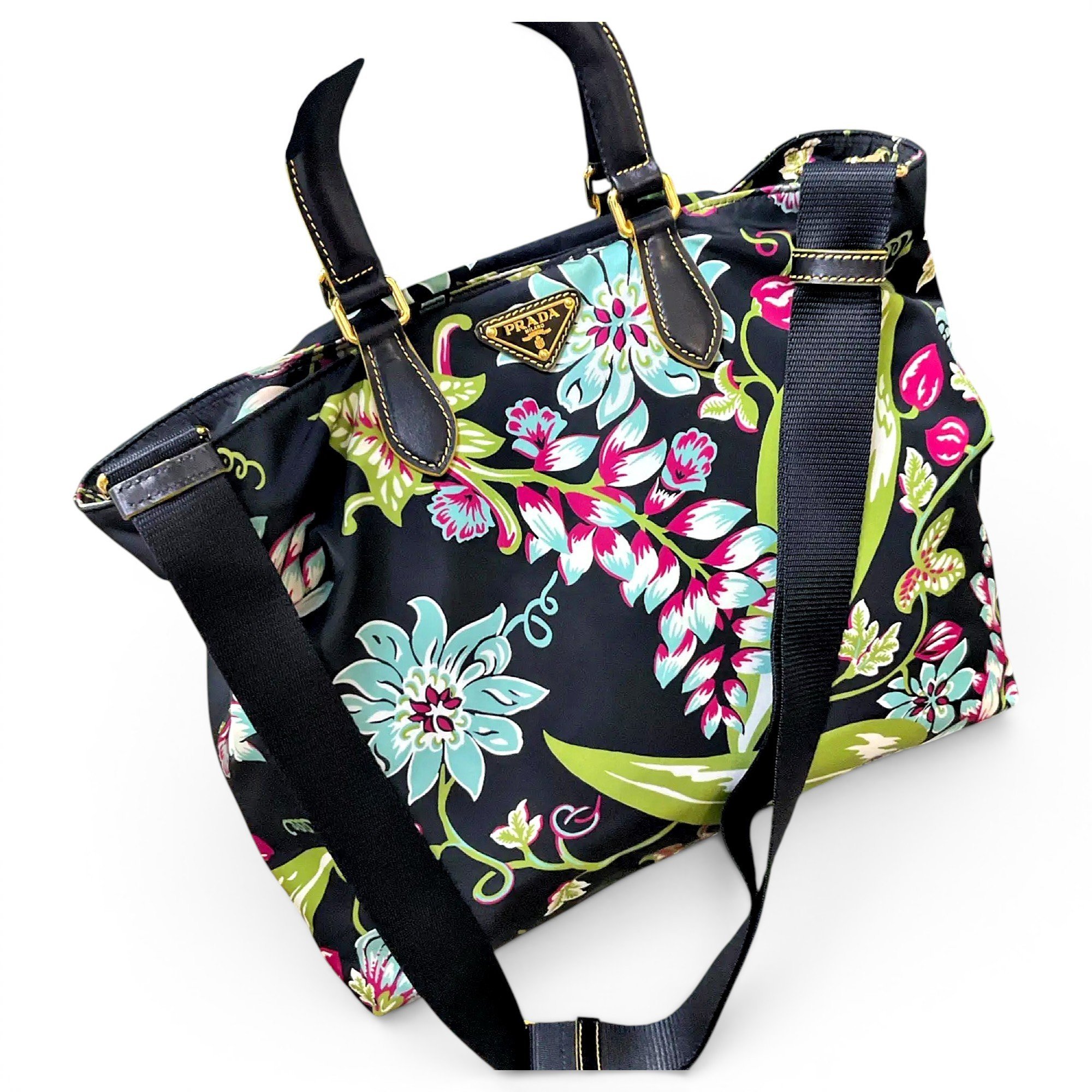 Monochrome tote