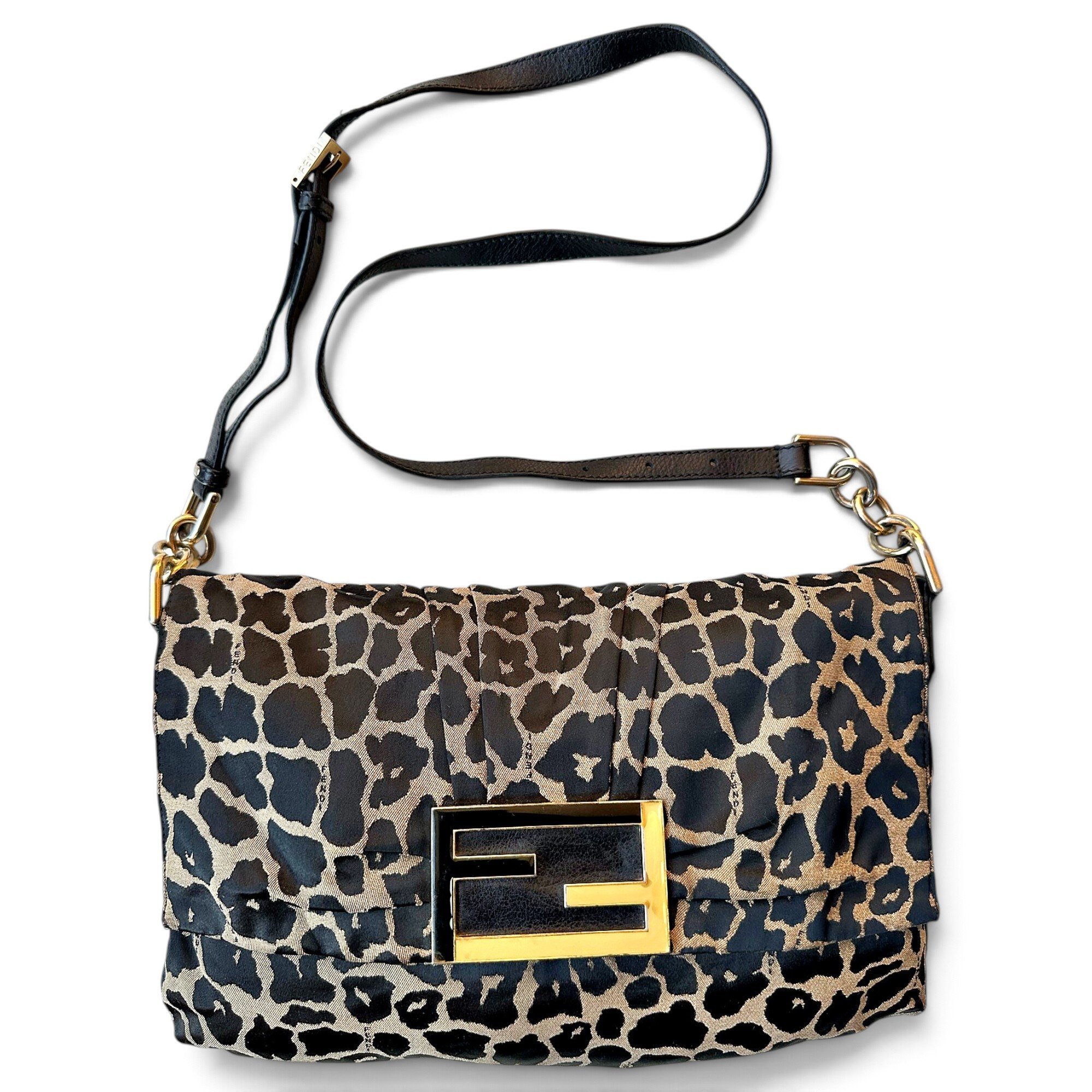 Baguette cloth handbag