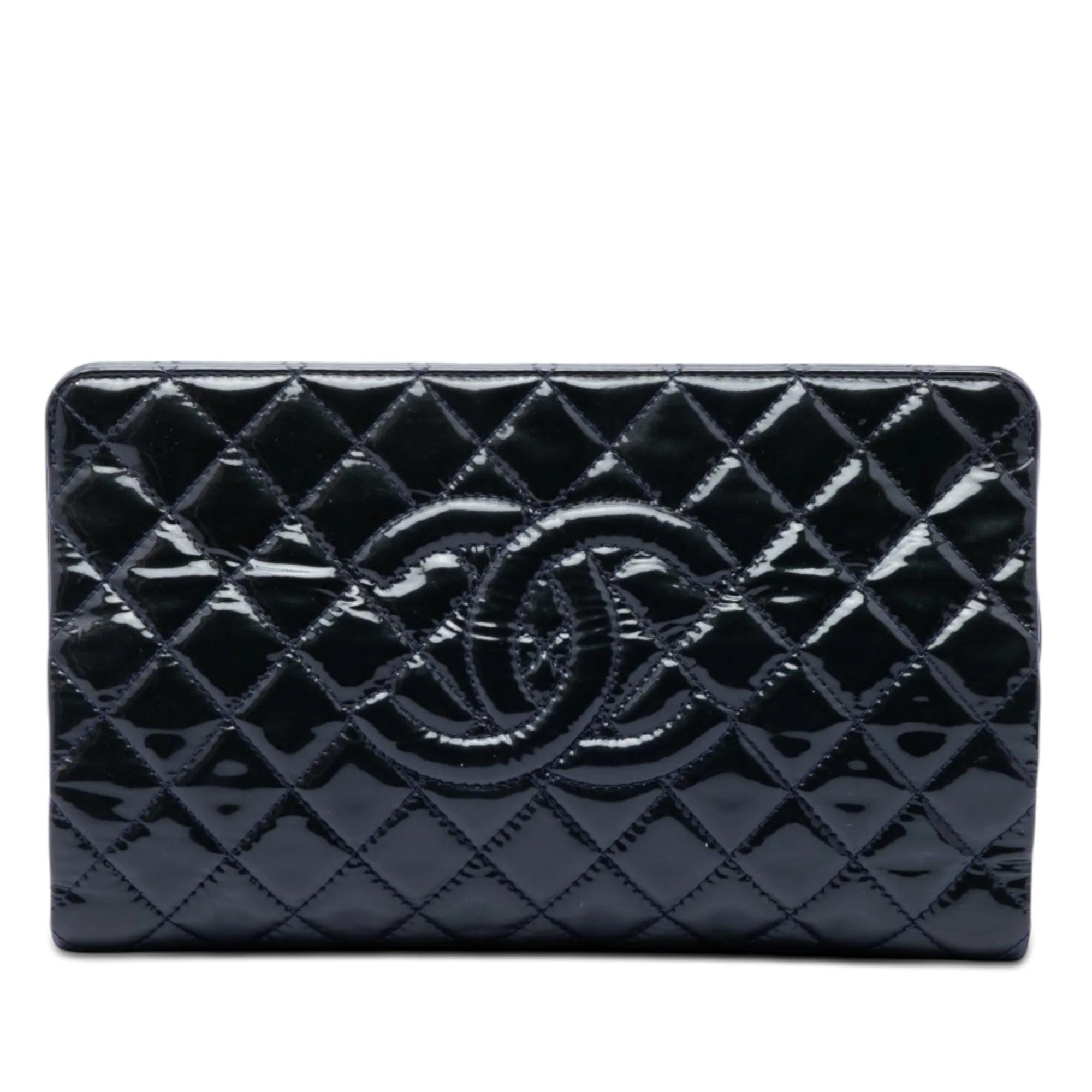 Timeless/Classique patent leather handbag