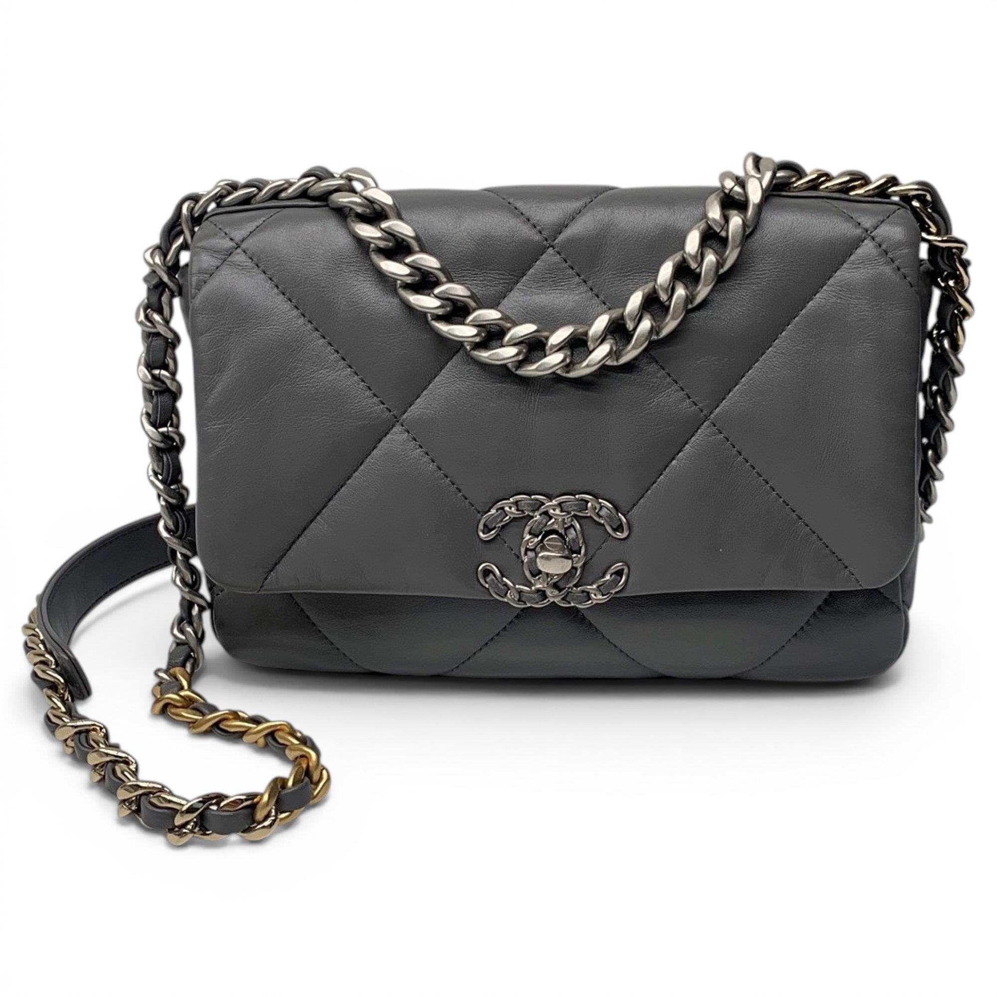 Chanel 19 leather bag