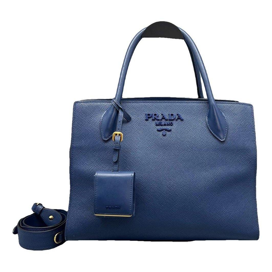 Monochrome leather handbag