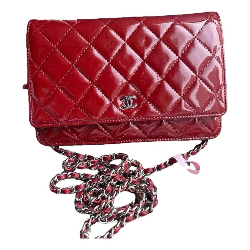 Wallet On Chain Timeless/Classique patent leather crossbody bag