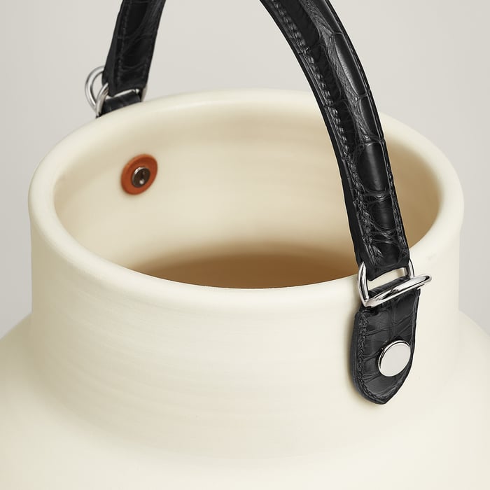 Noir Kelly Pottery In Terracotta