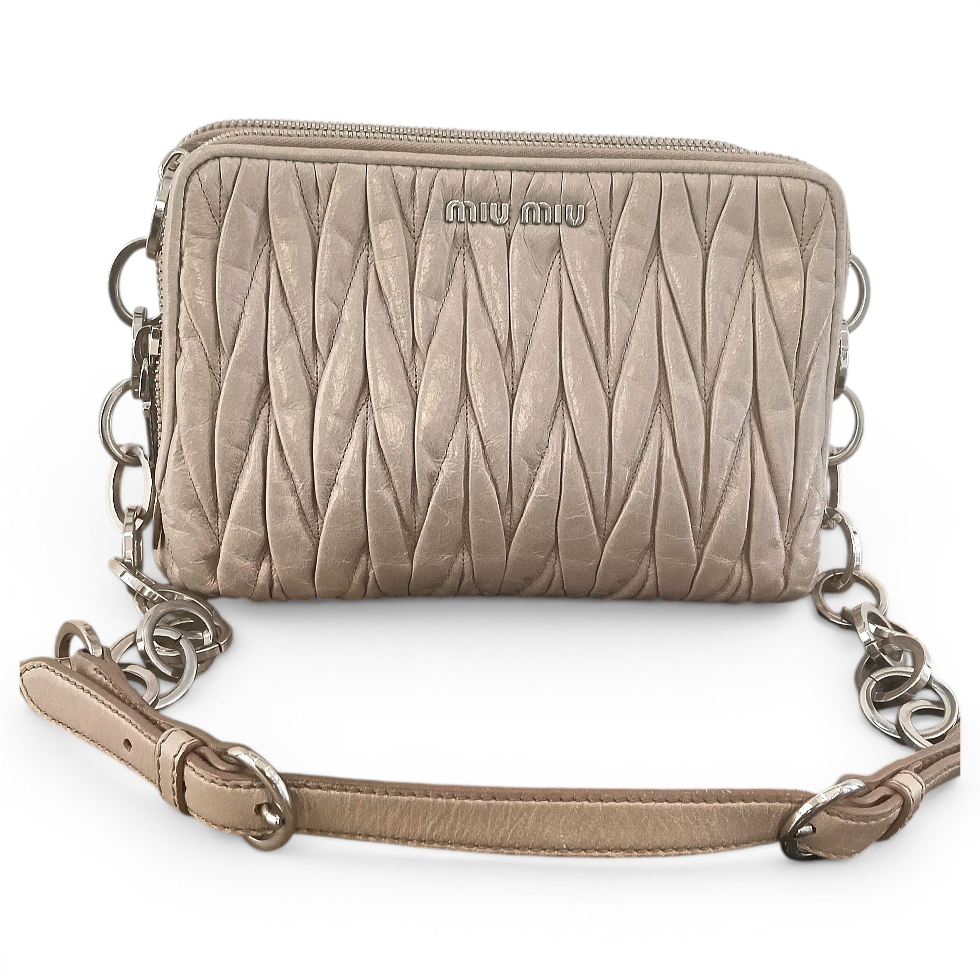 Matelassé leather handbag