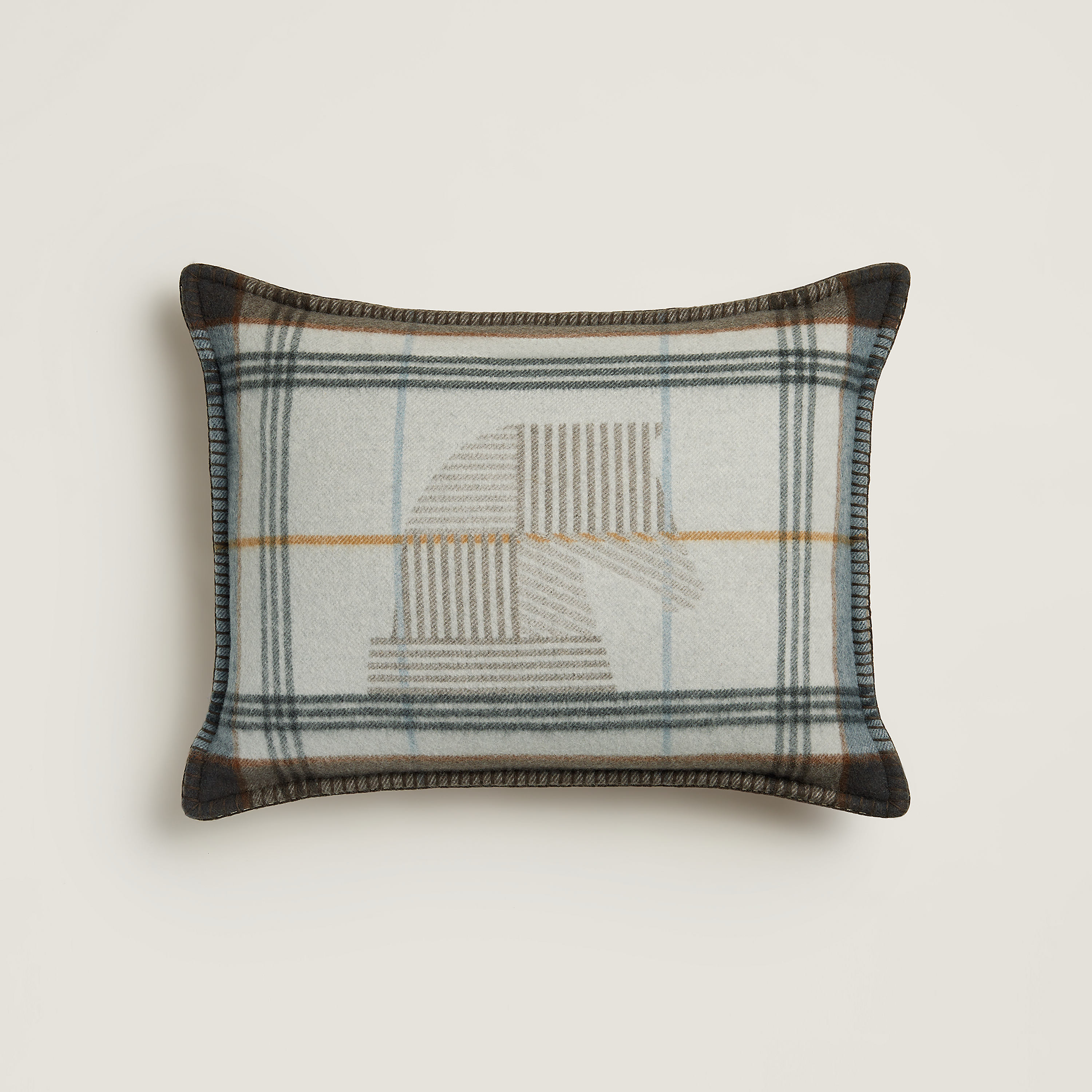 Curiosites pillow
