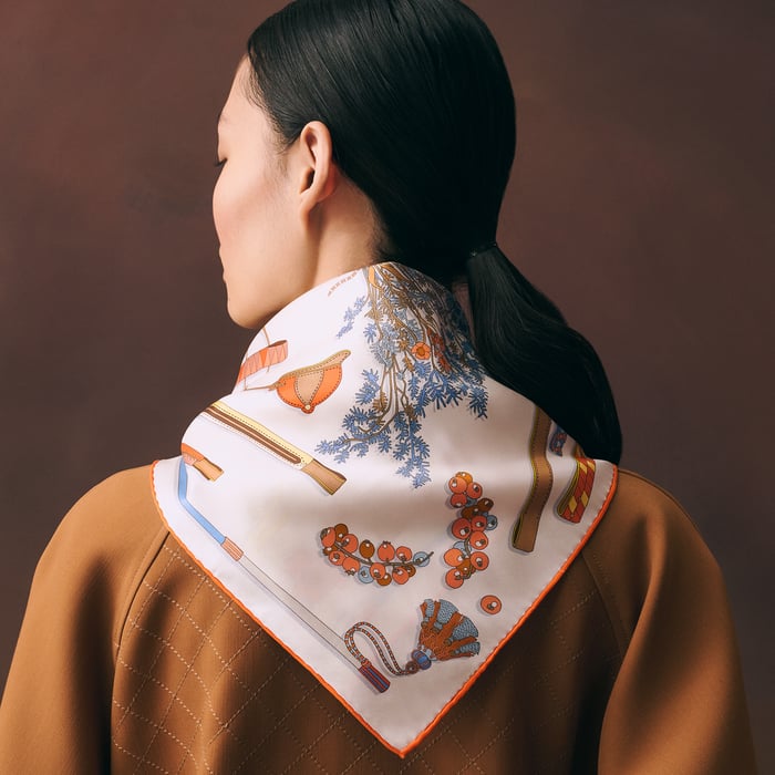 Promenade Coquette Scarf 70