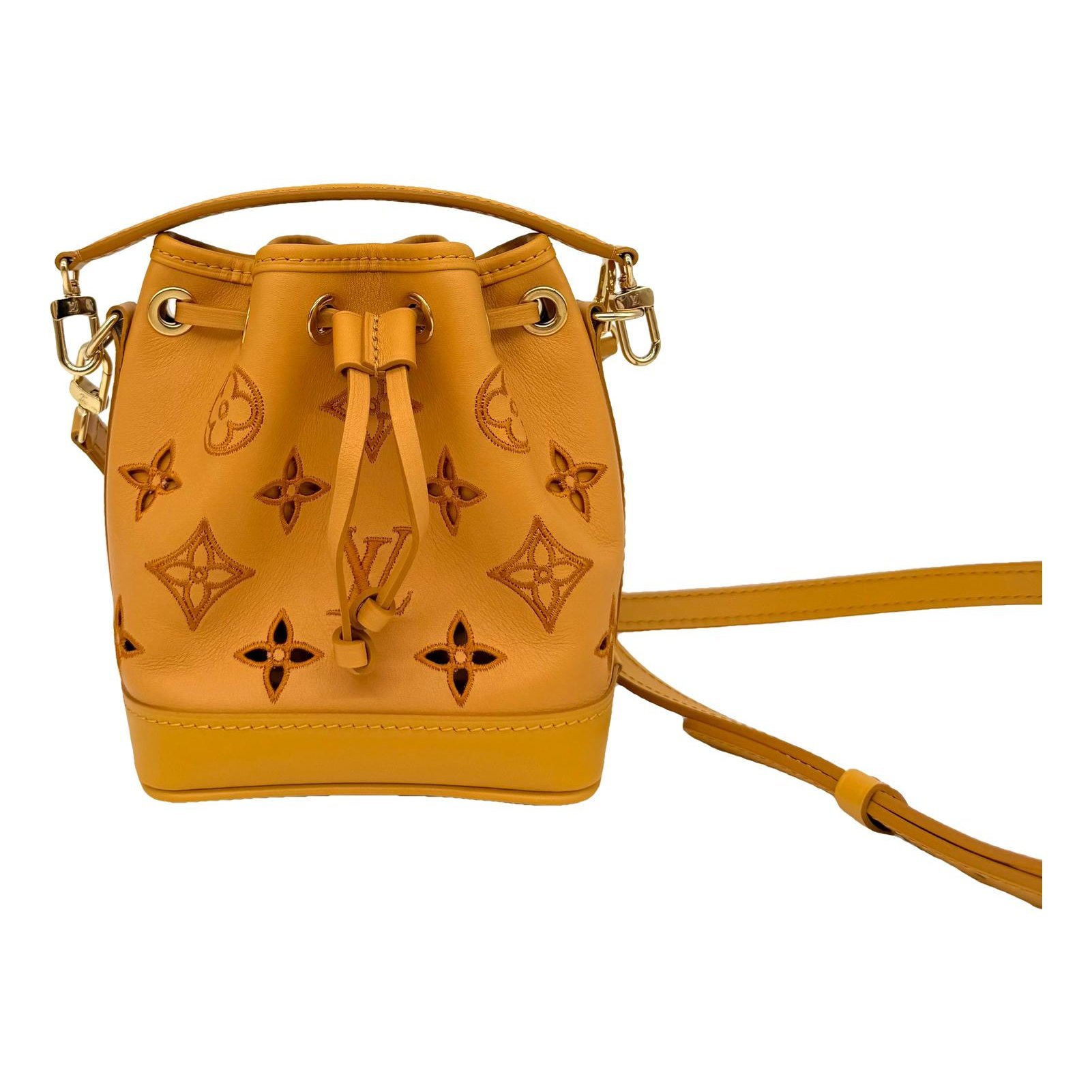 Nano Noé leather crossbody bag