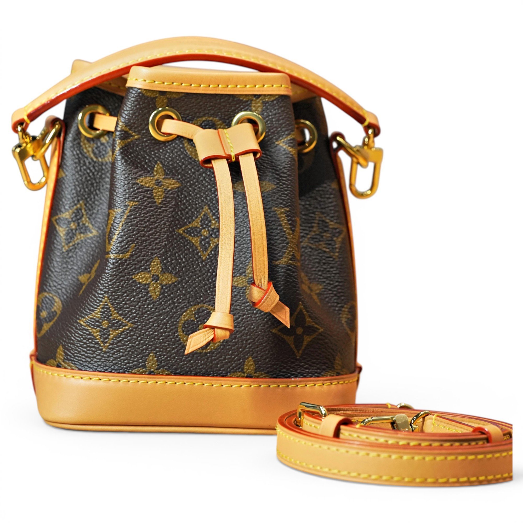 Nano Noé leather crossbody bag