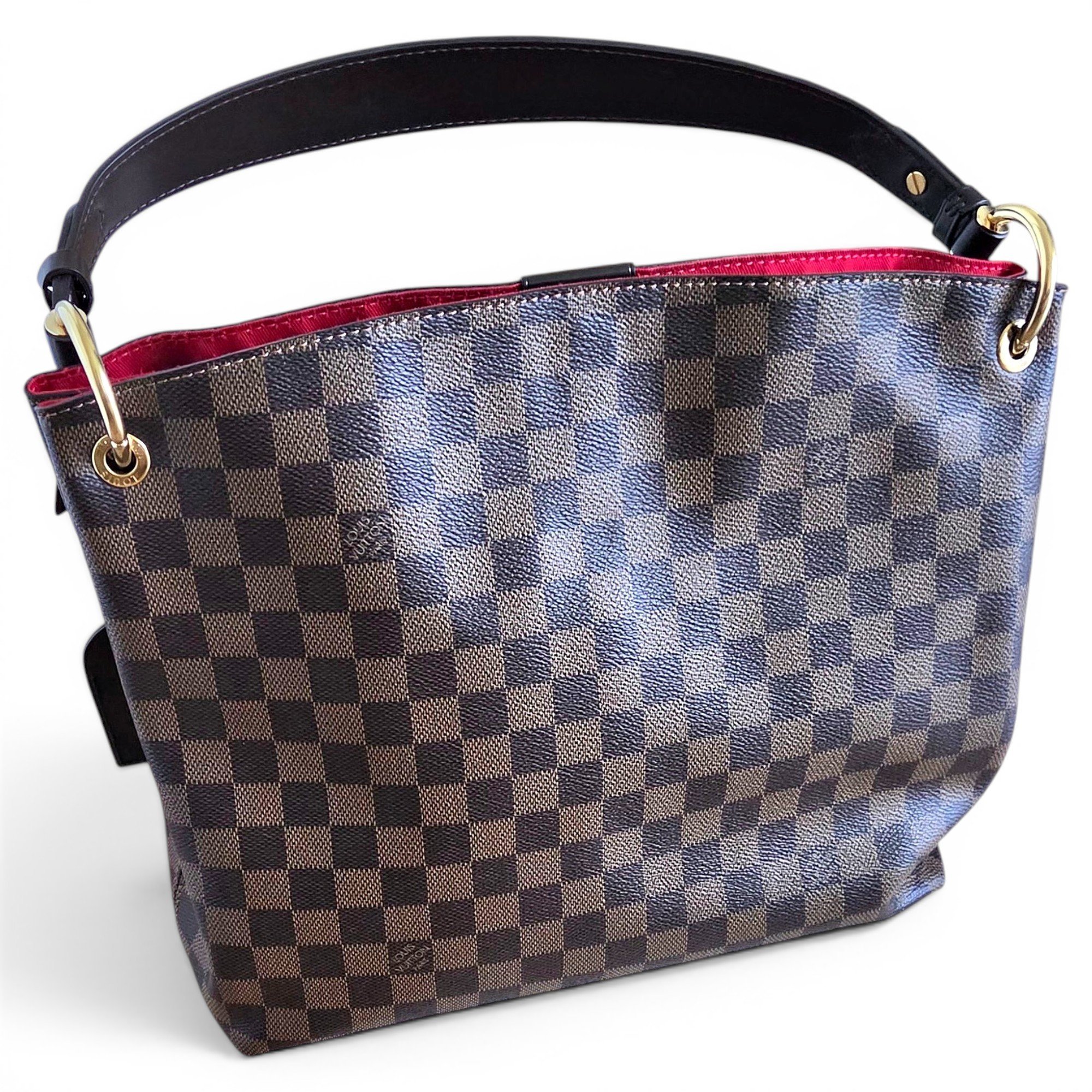 Graceful leather handbag