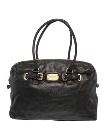 Signature Shoulder Bag